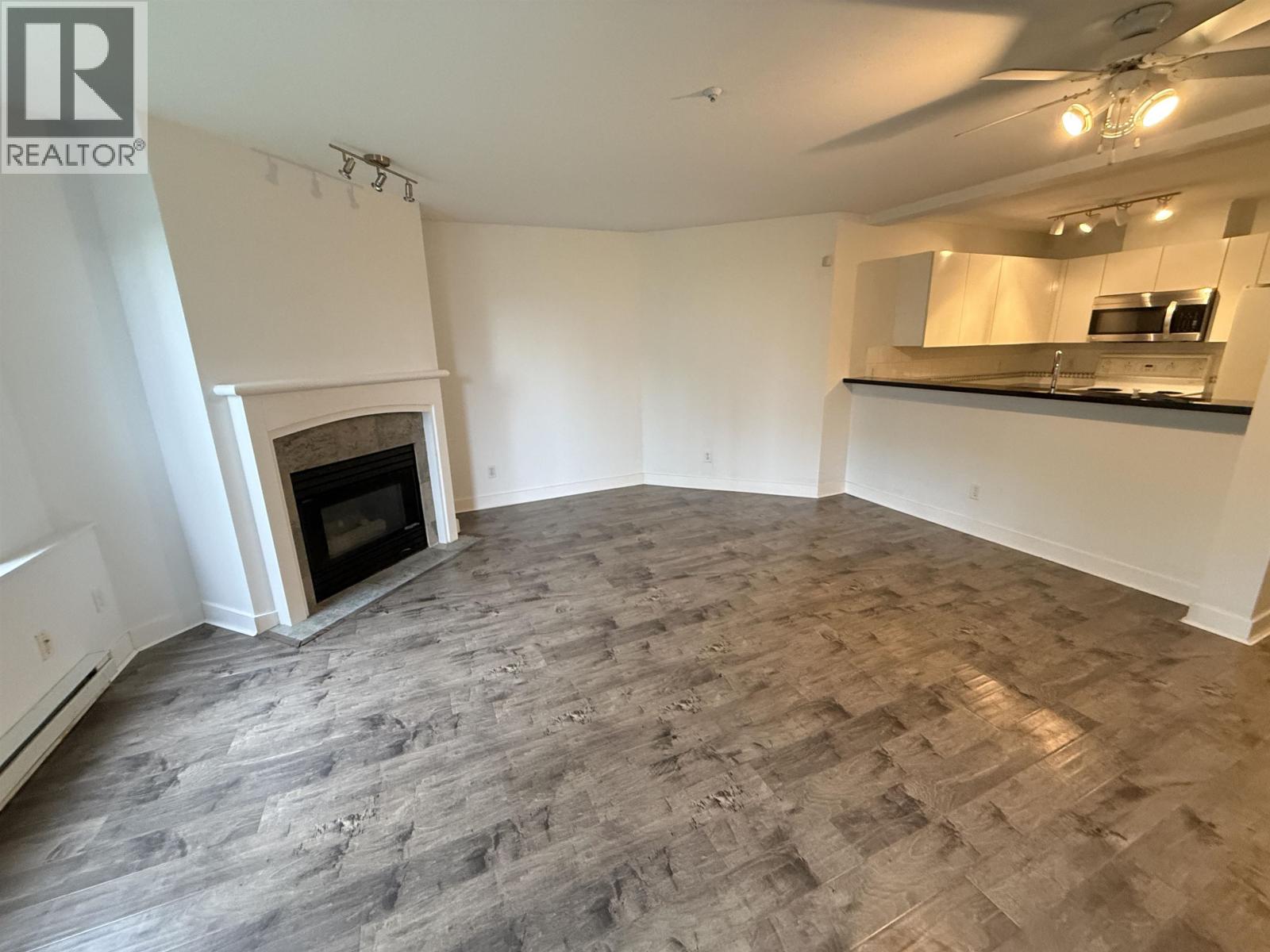 101 8460 Jellicoe Street, Vancouver, British Columbia  V5S 4S8 - Photo 4 - R3114679