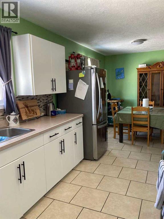 3 Boyer Close, High Level, Alberta  T0H 1Z0 - Photo 9 - A2293127