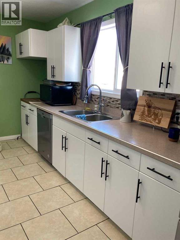 3 Boyer Close, High Level, Alberta  T0H 1Z0 - Photo 7 - A2293127