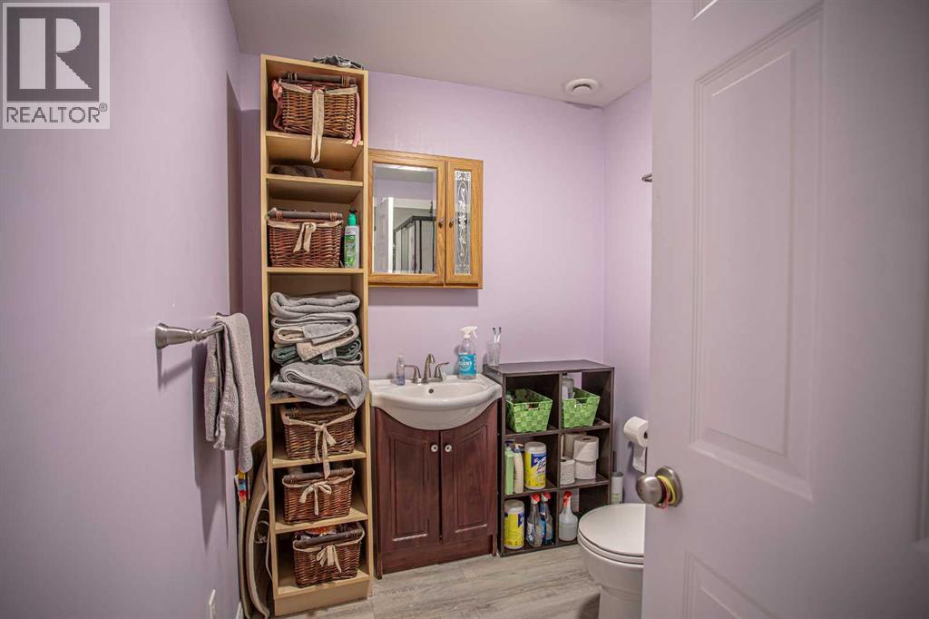 3 Boyer Close, High Level, Alberta  T0H 1Z0 - Photo 18 - A2293127