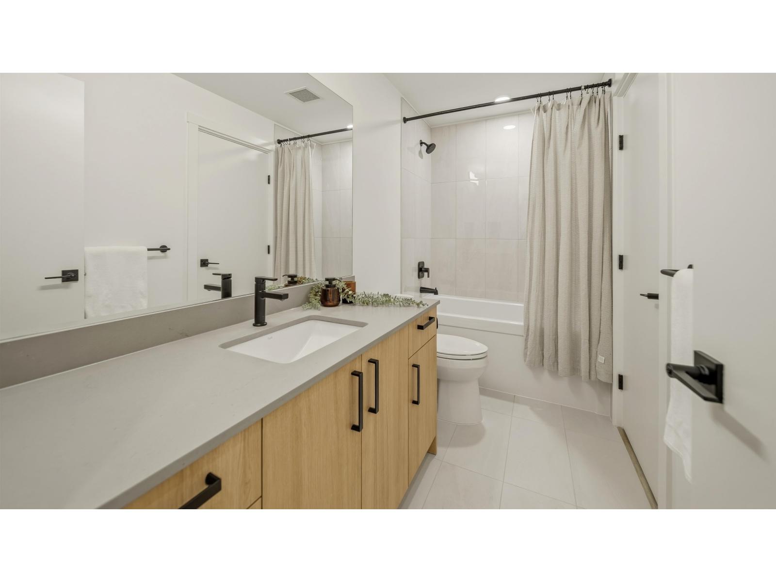 B127 8230 208b Avenue, Langley, British Columbia  V2Y 2C4 - Photo 5 - R3114098