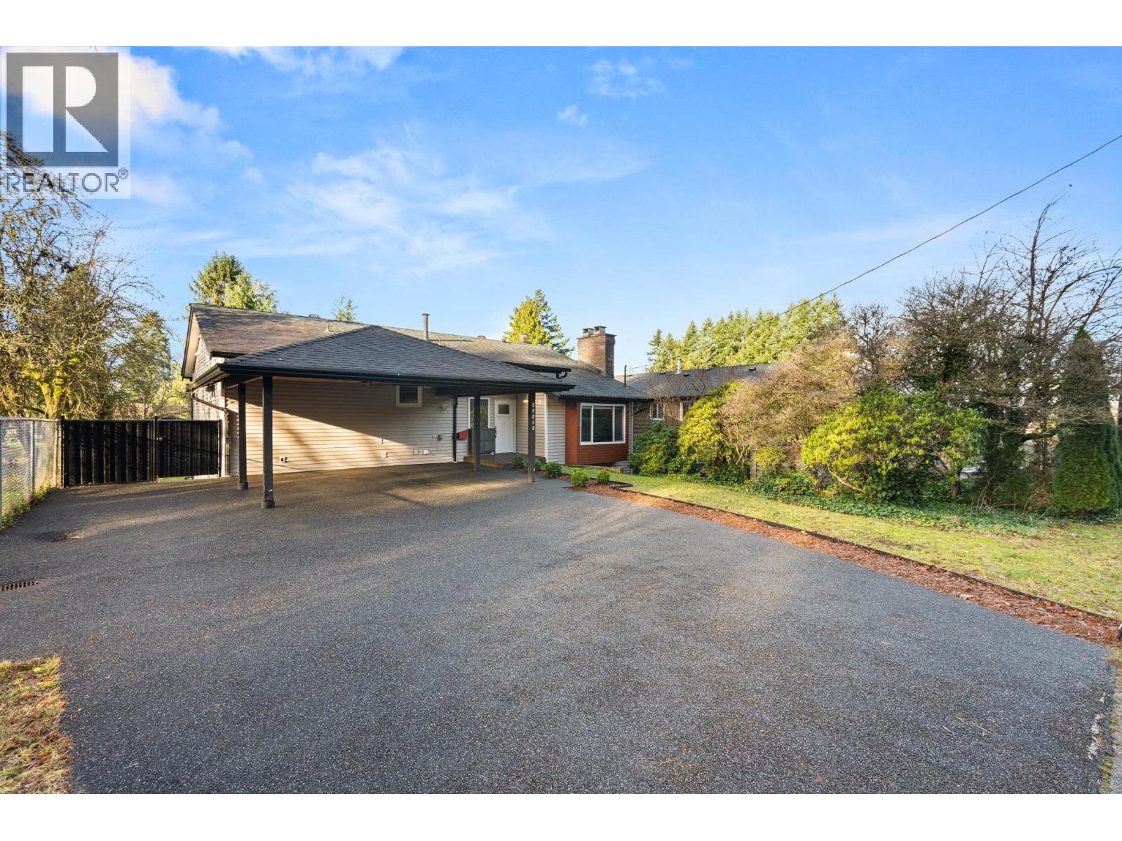 12403 Laity Street, Maple Ridge, British Columbia  V2X 5B4 - Photo 2 - R3114689