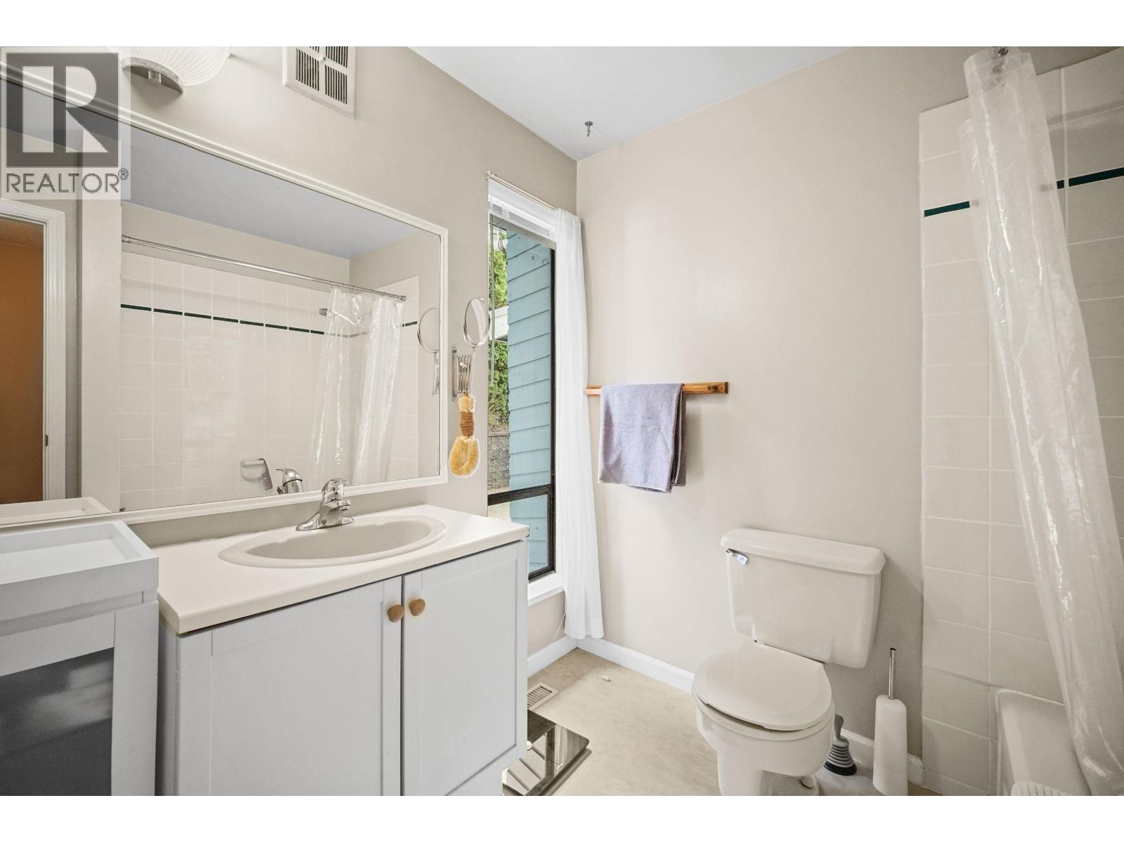 129 Roe Drive, Port Moody, British Columbia  V3H 3M9 - Photo 13 - R3114704