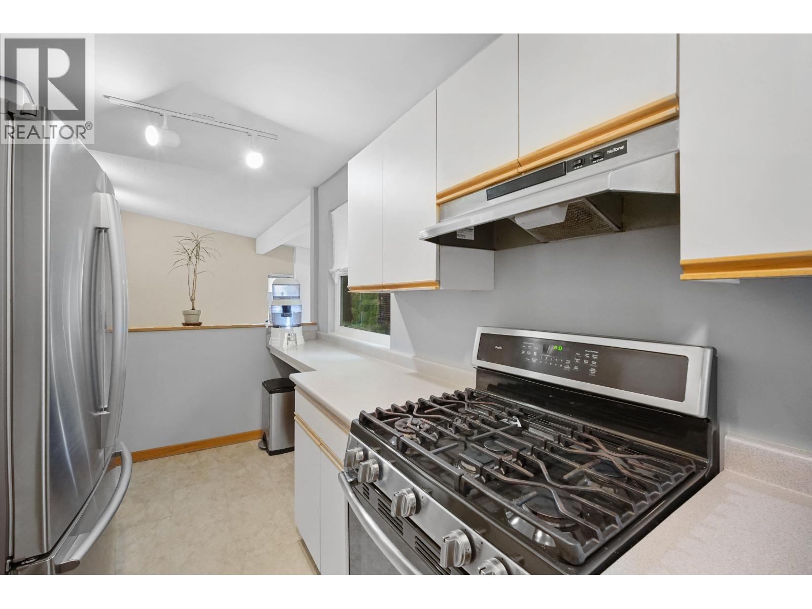 129 Roe Drive, Port Moody, British Columbia  V3H 3M9 - Photo 9 - R3114704