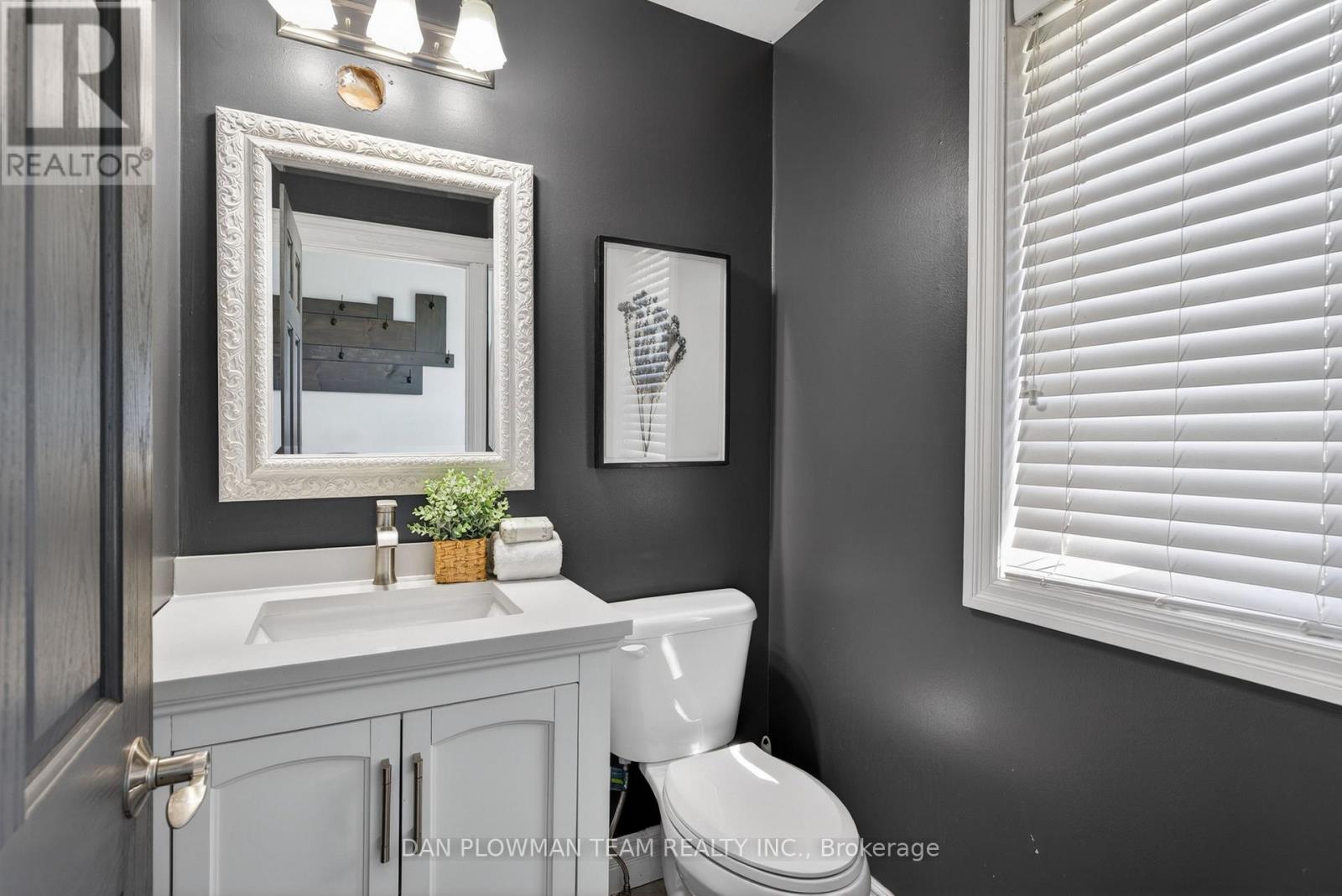 11 Steepleview Court, Oshawa, Ontario  L1H 0S6 - Photo 17 - E13032046