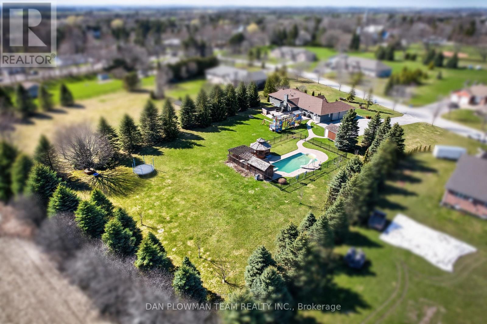 11 Steepleview Court, Oshawa, Ontario  L1H 0S6 - Photo 49 - E13032046