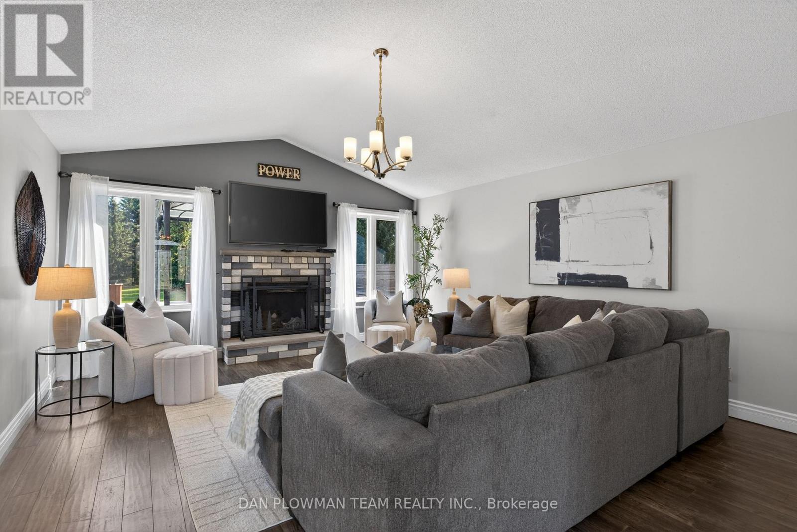 11 Steepleview Court, Oshawa, Ontario  L1H 0S6 - Photo 7 - E13032046