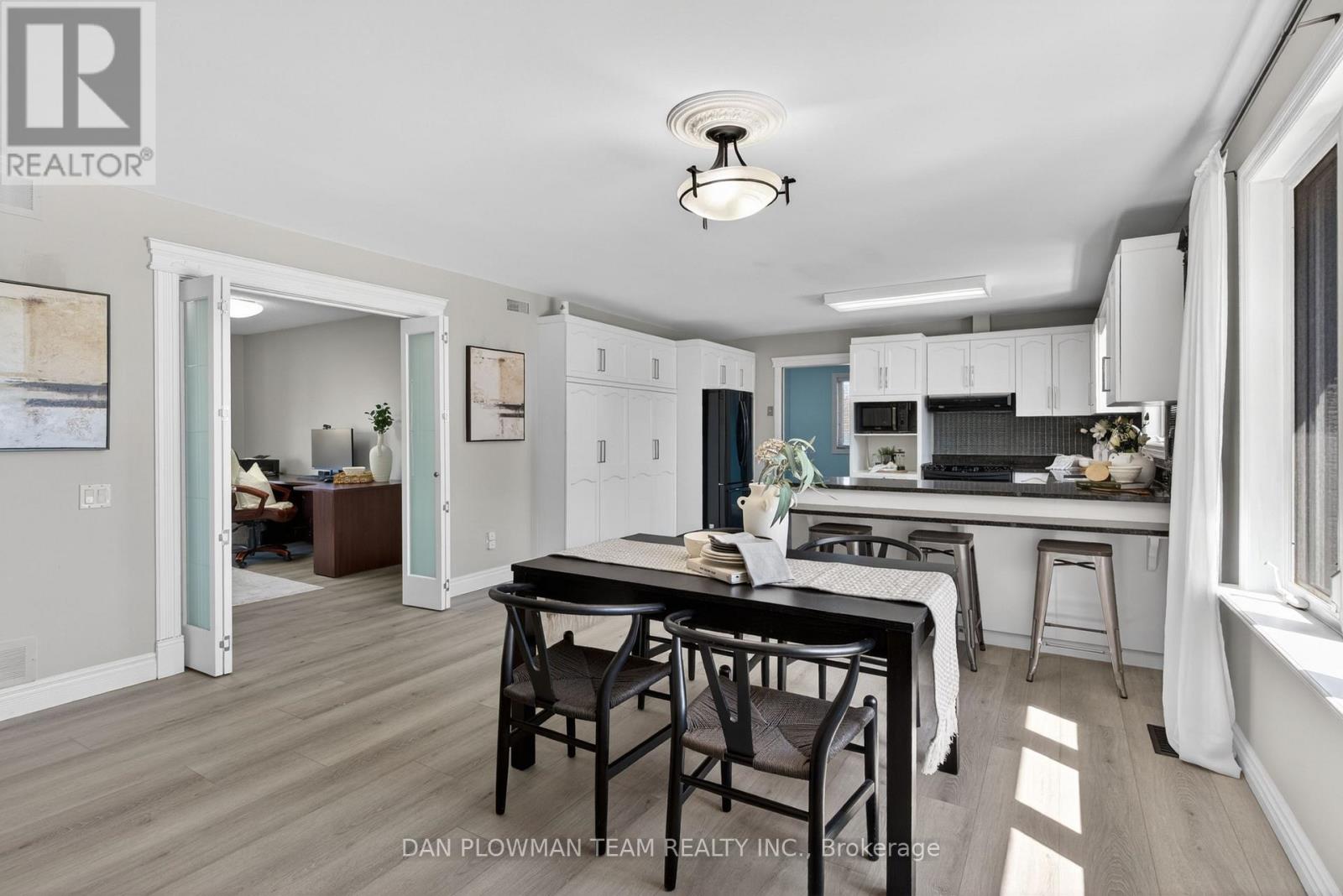 11 Steepleview Court, Oshawa, Ontario  L1H 0S6 - Photo 9 - E13032046