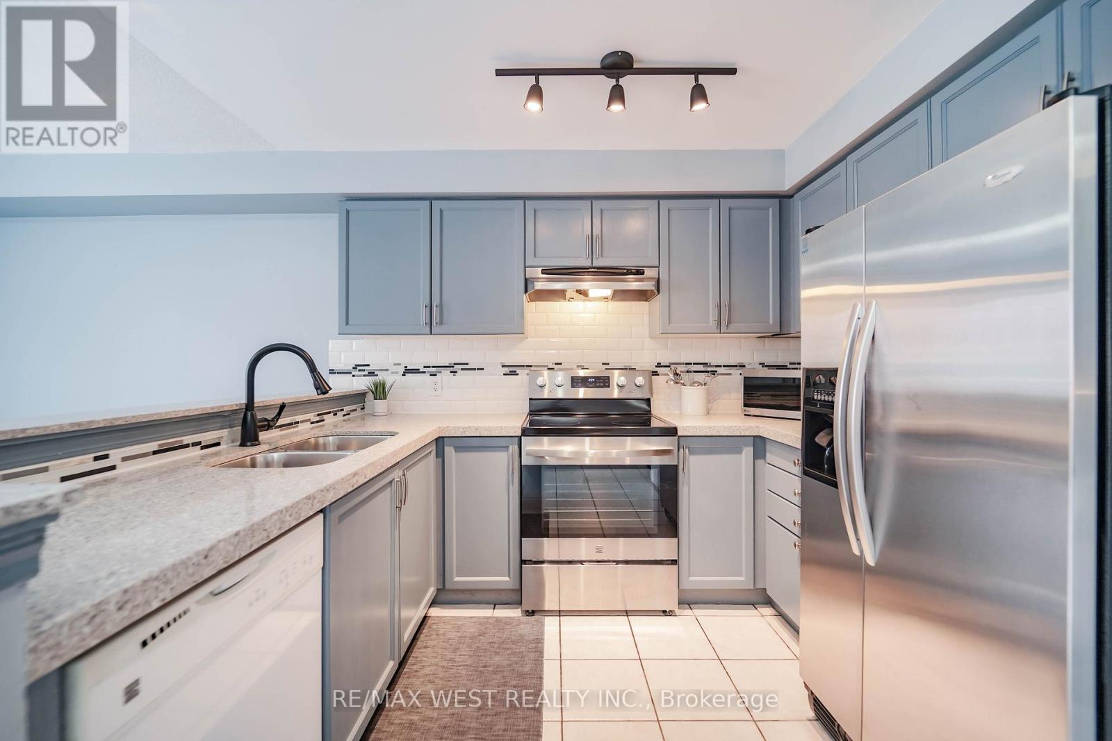 52 Torr Lane, Ajax, Ontario  L1S 7M9 - Photo 3 - E13032078