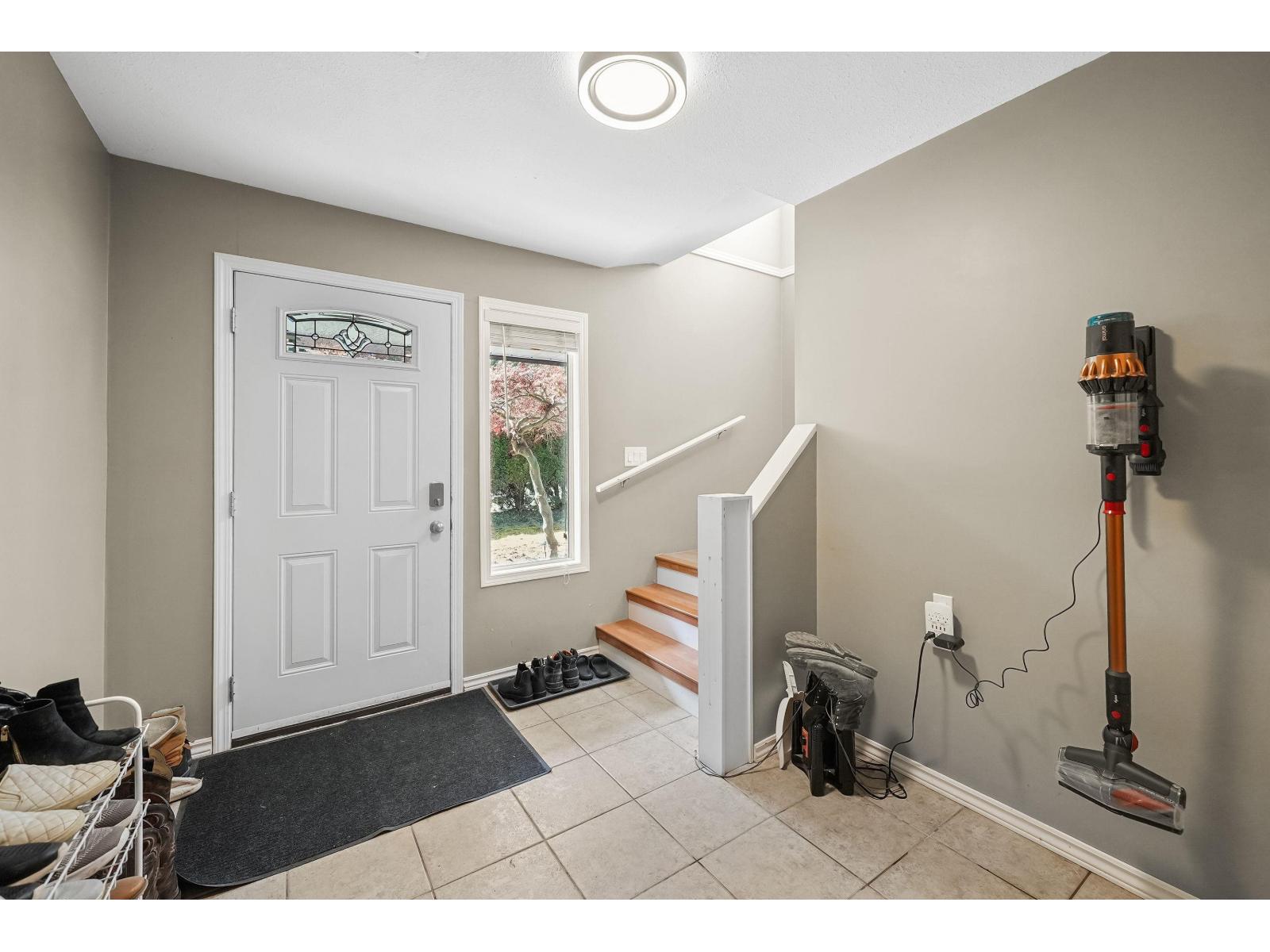 34671 Immel Street, Abbotsford, British Columbia  V2S 4T8 - Photo 5 - R3114711