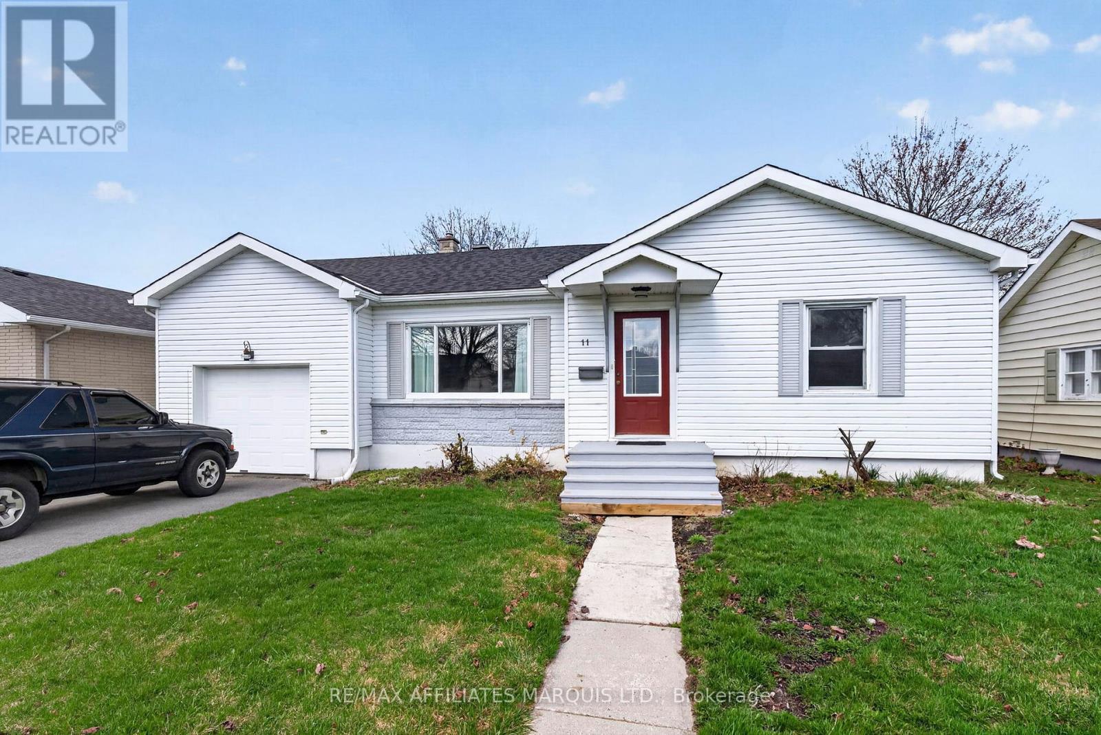 11 GRAY AVENUE, South Stormont, Ontario