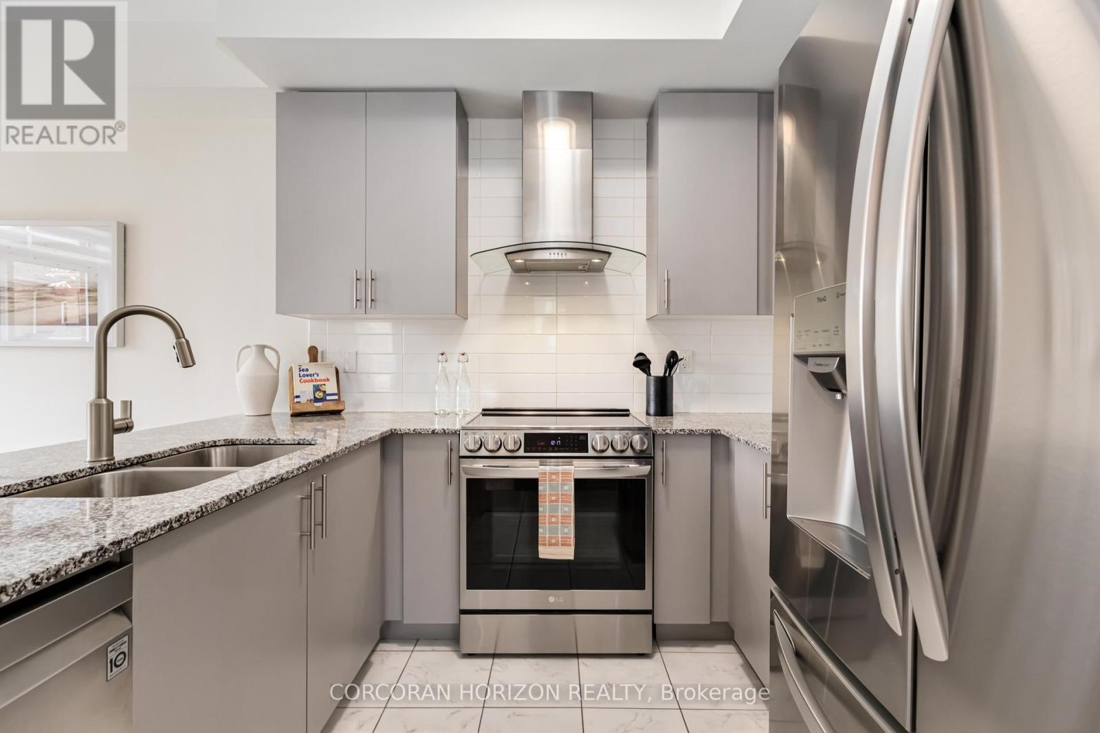 81 Dundonald Trail, Newmarket, Ontario  L3Y 0E1 - Photo 15 - N13032086