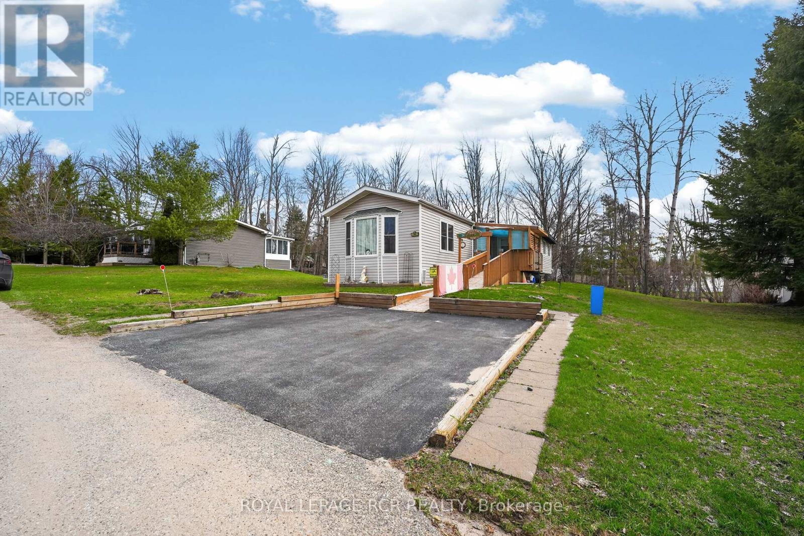 34 Jane Street, Oro-Medonte, Ontario  L3V 0P9 - Photo 2 - S13032144