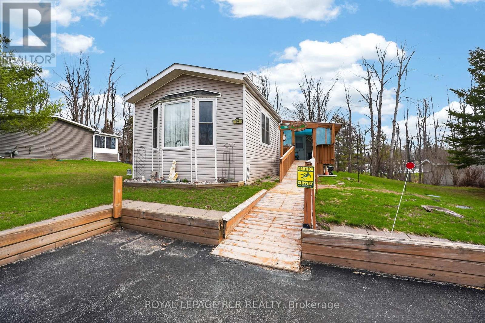 34 Jane Street, Oro-Medonte, Ontario  L3V 0P9 - Photo 4 - S13032144