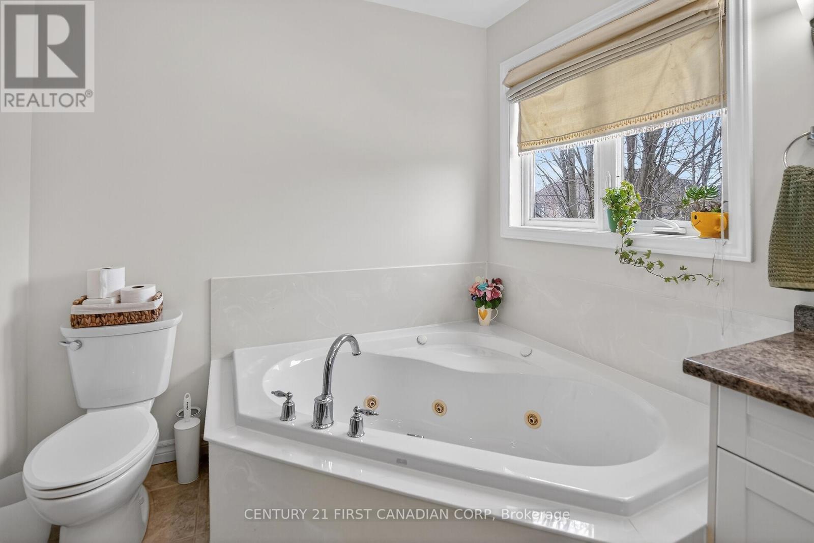 1983 Quarrier Road, London North, Ontario  N6G 5L2 - Photo 30 - X13024346