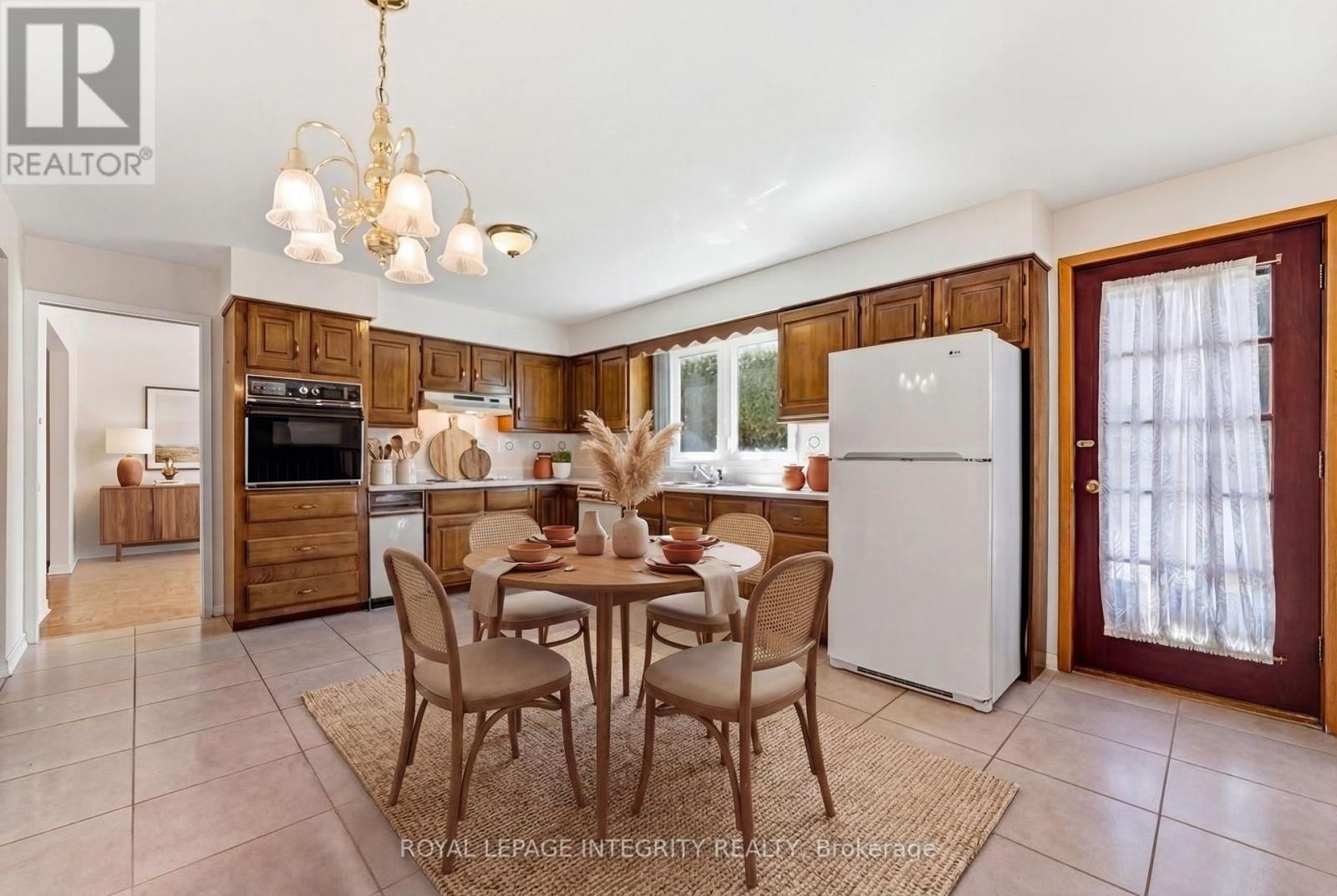 10 Parmalea Crescent, Ottawa, Ontario  K2E 7J3 - Photo 8 - X13031930
