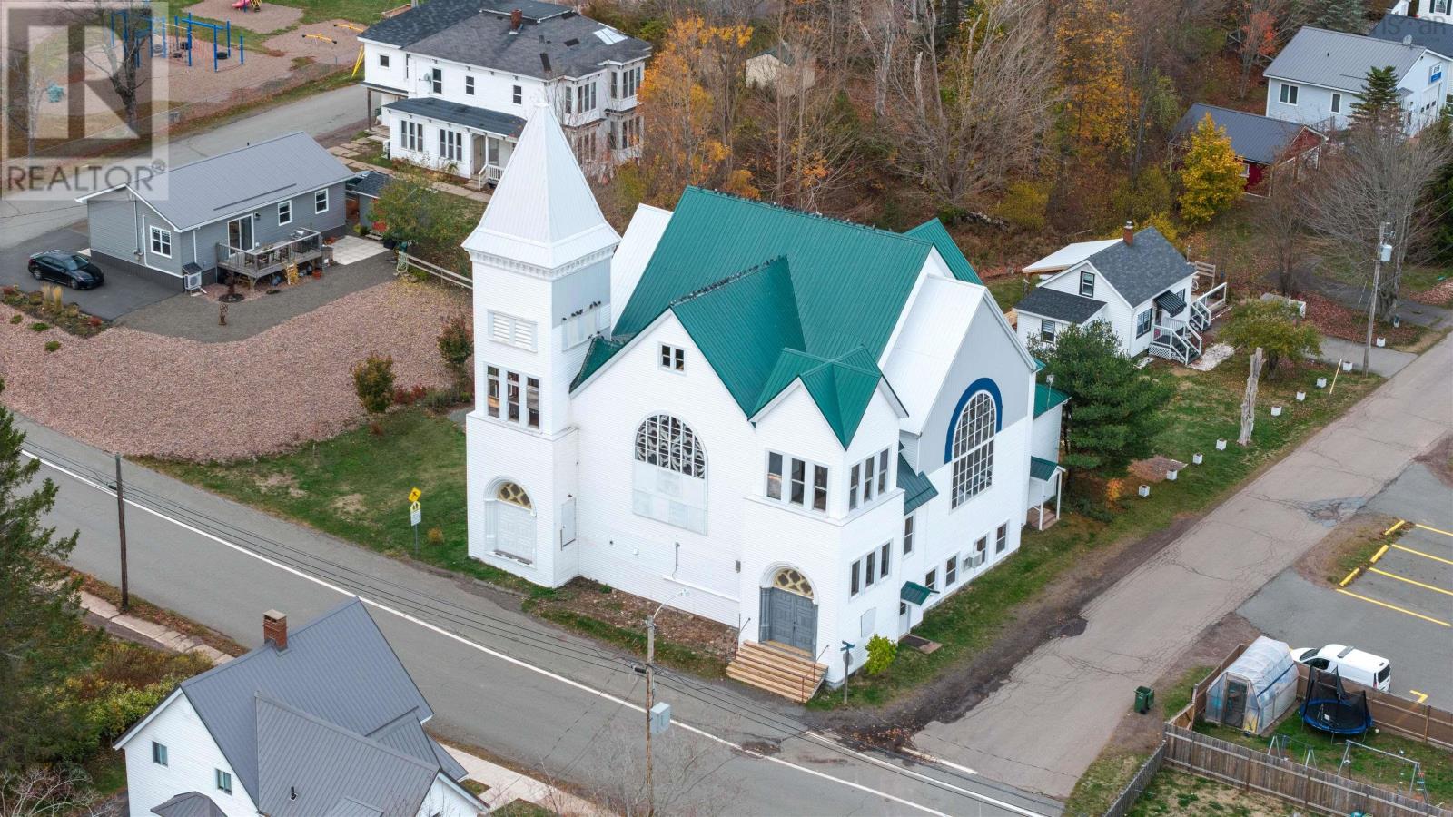 171 Queen Street, Parrsboro, Nova Scotia  B0M 1S0 - Photo 3 - 202527070