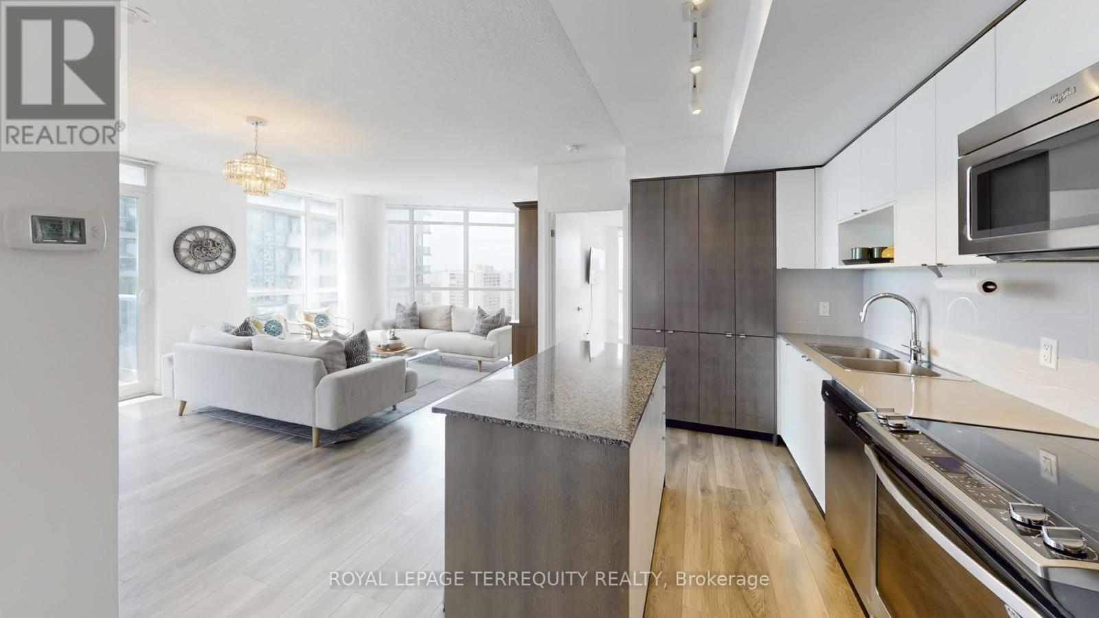 1304 - 9 Valhalla Inn Road, Toronto, Ontario  M9B 0B2 - Photo 12 - W13032028