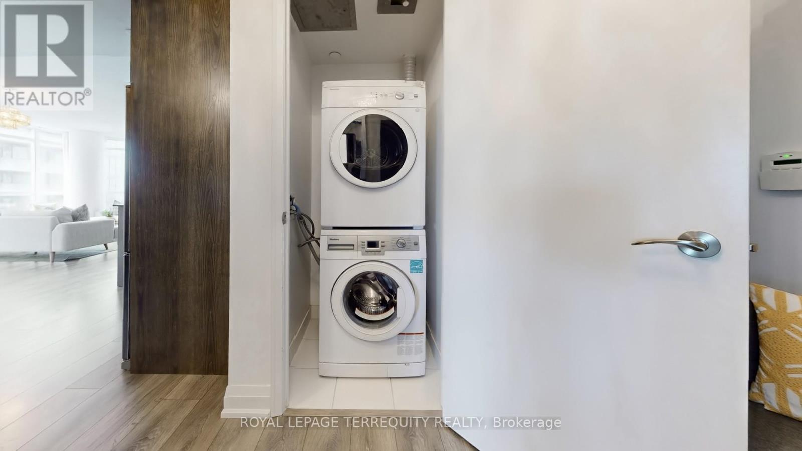 1304 - 9 Valhalla Inn Road, Toronto, Ontario  M9B 0B2 - Photo 30 - W13032028