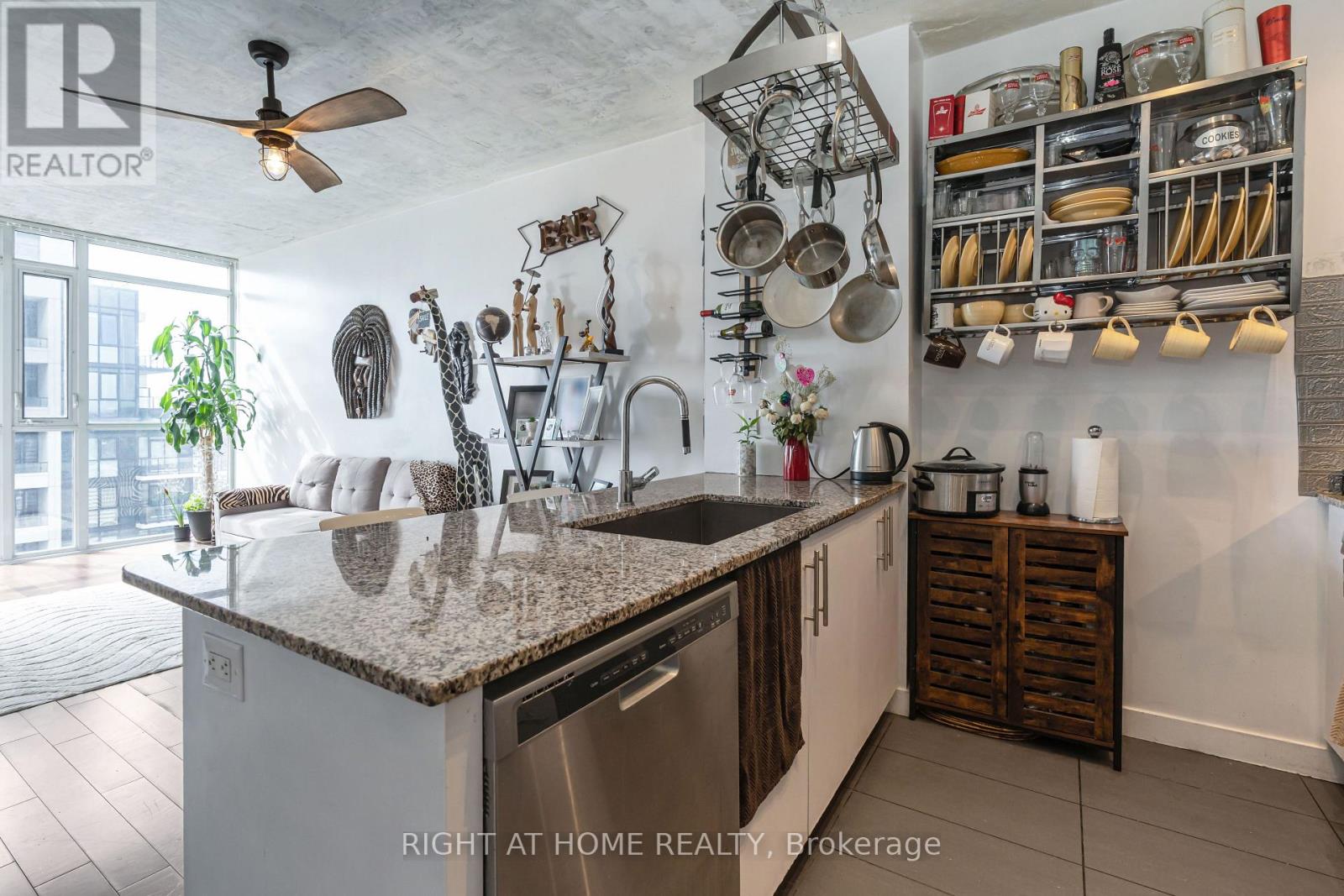 2305 - 4099 Brickstone Mews, Mississauga, Ontario  L5B 0G2 - Photo 8 - W13032090