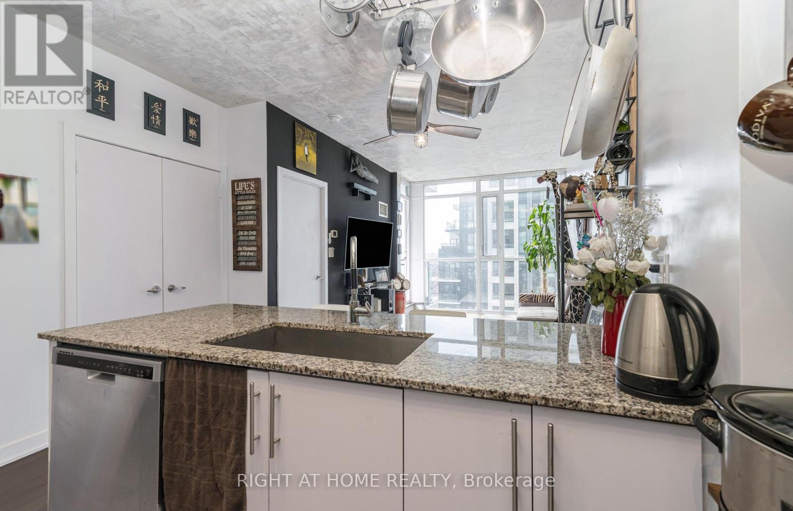 2305 - 4099 Brickstone Mews, Mississauga, Ontario  L5B 0G2 - Photo 9 - W13032090