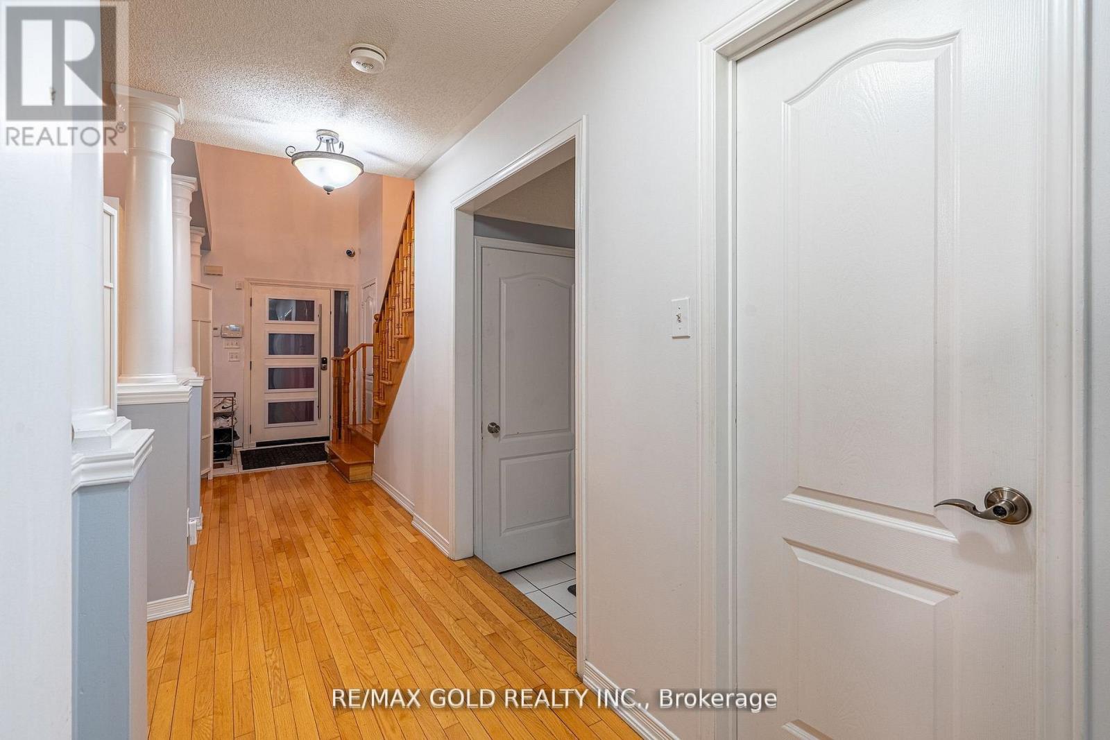 46 Egypt Drive, Brampton, Ontario  L6R 2T9 - Photo 9 - W13032106