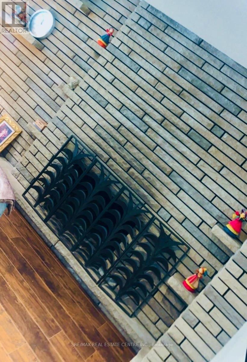 Lower - 2965 Weston Road, Toronto, Ontario  M9M 2S9 - Photo 17 - W13032110