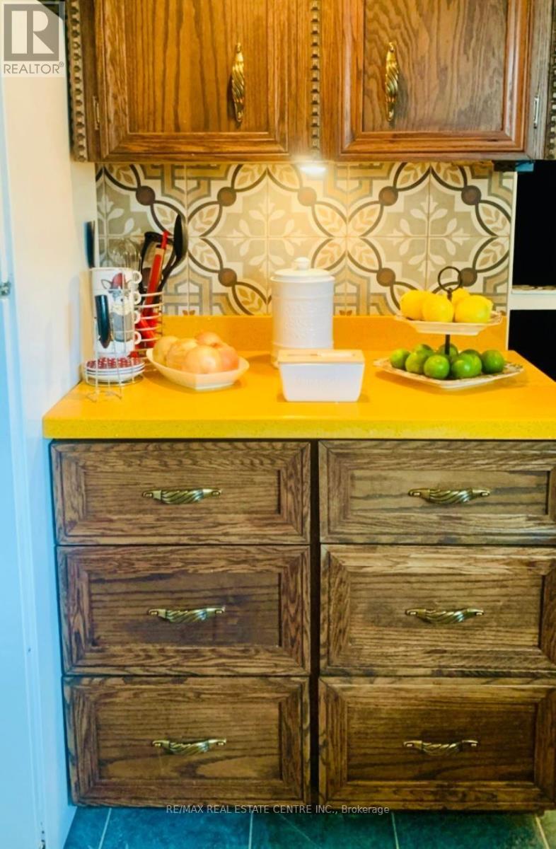 Lower - 2965 Weston Road, Toronto, Ontario  M9M 2S9 - Photo 2 - W13032110