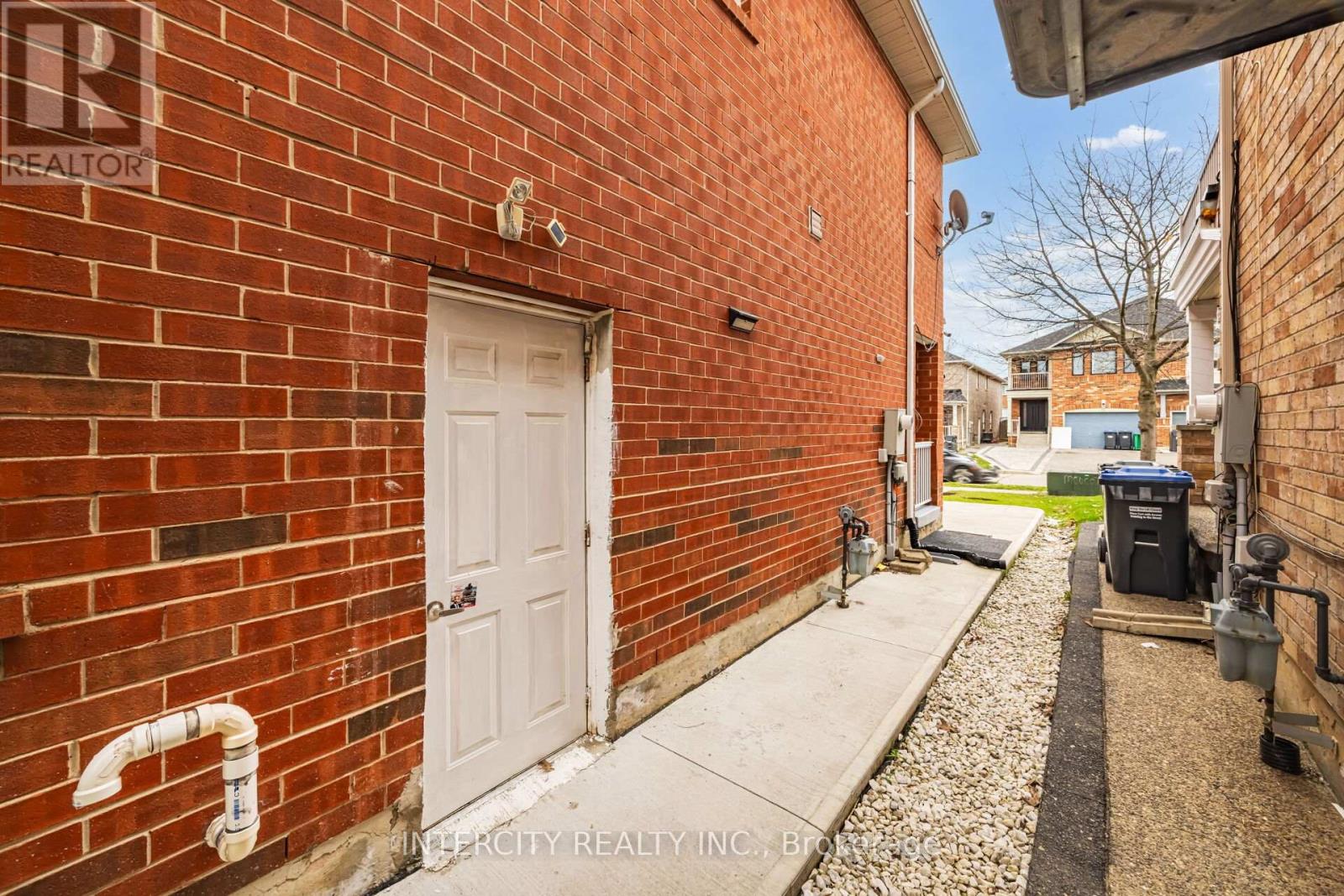 10 Capistro Street, Brampton, Ontario  L7A 3J3 - Photo 49 - W13032130