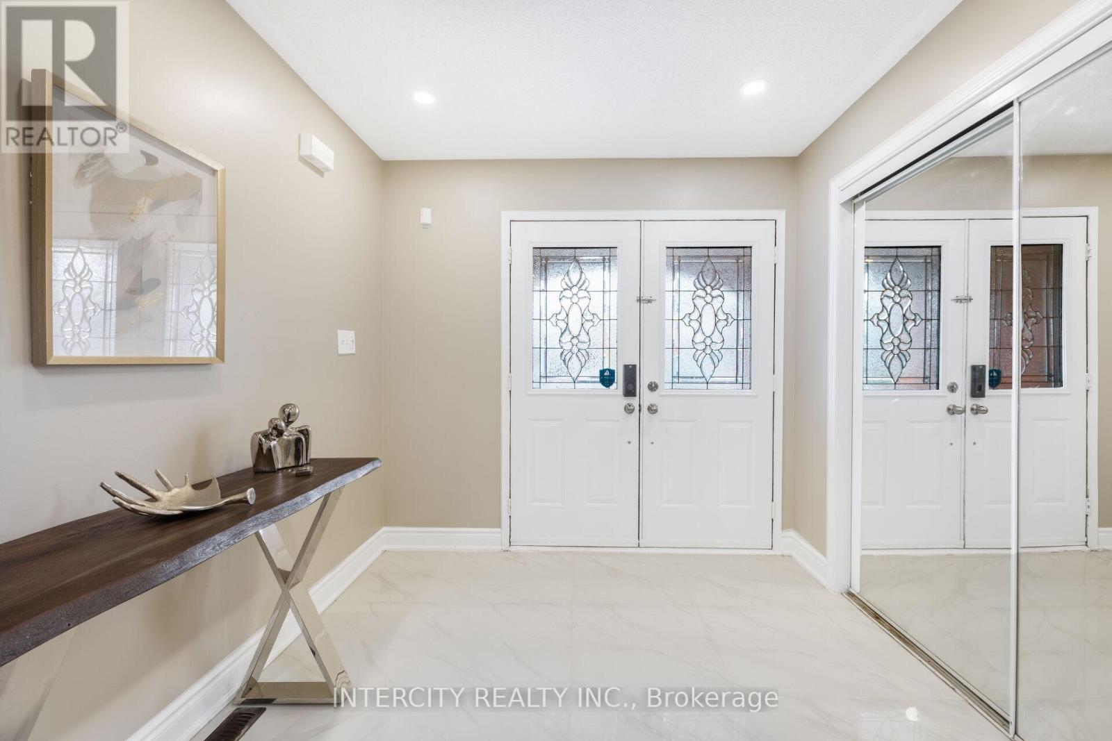 10 Capistro Street, Brampton, Ontario  L7A 3J3 - Photo 5 - W13032130