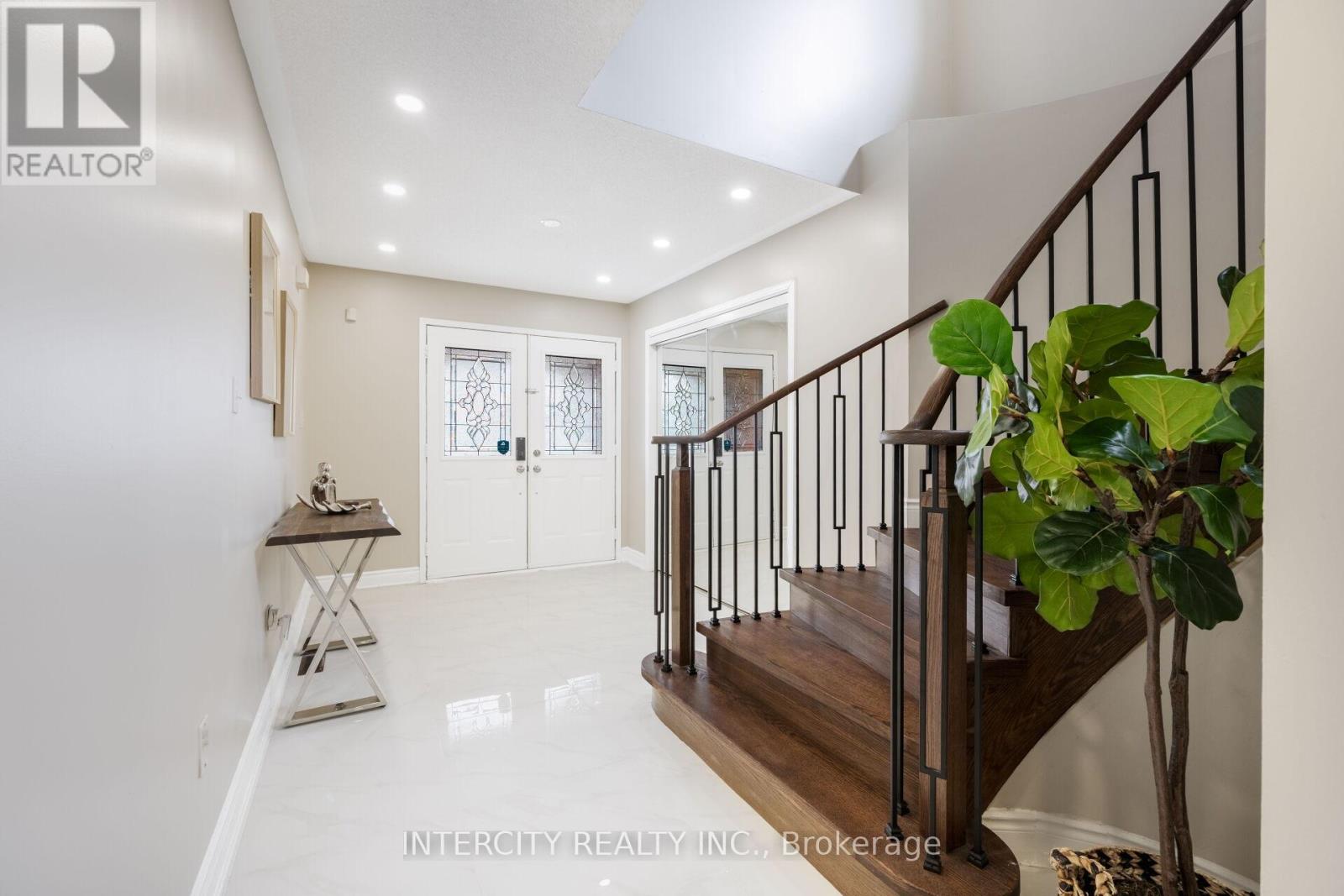 10 Capistro Street, Brampton, Ontario  L7A 3J3 - Photo 7 - W13032130