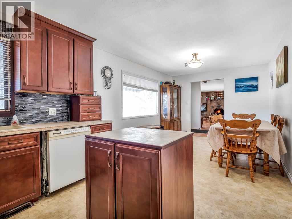 5502 45 Avenue, Taber, Alberta  T1G 1C4 - Photo 8 - A2303973