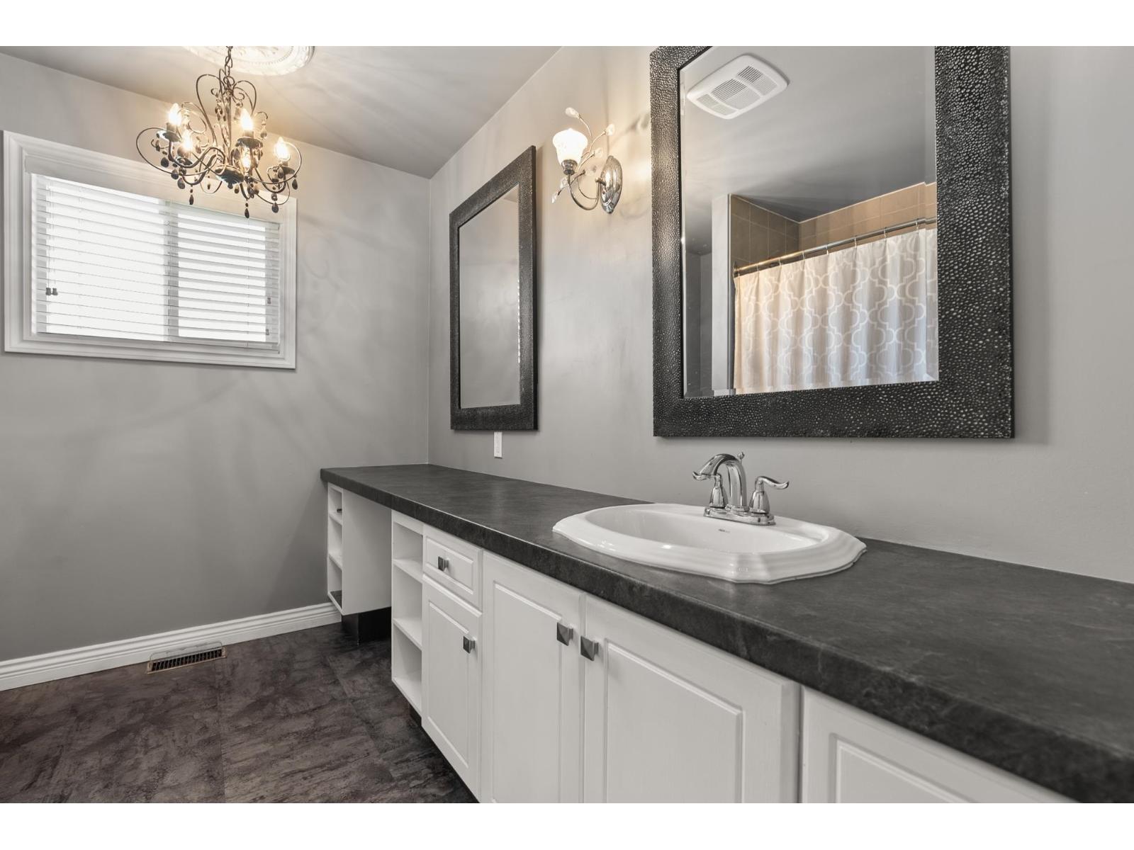 33580 5th Avenue, Mission, British Columbia  V2V 1W6 - Photo 12 - R3113350