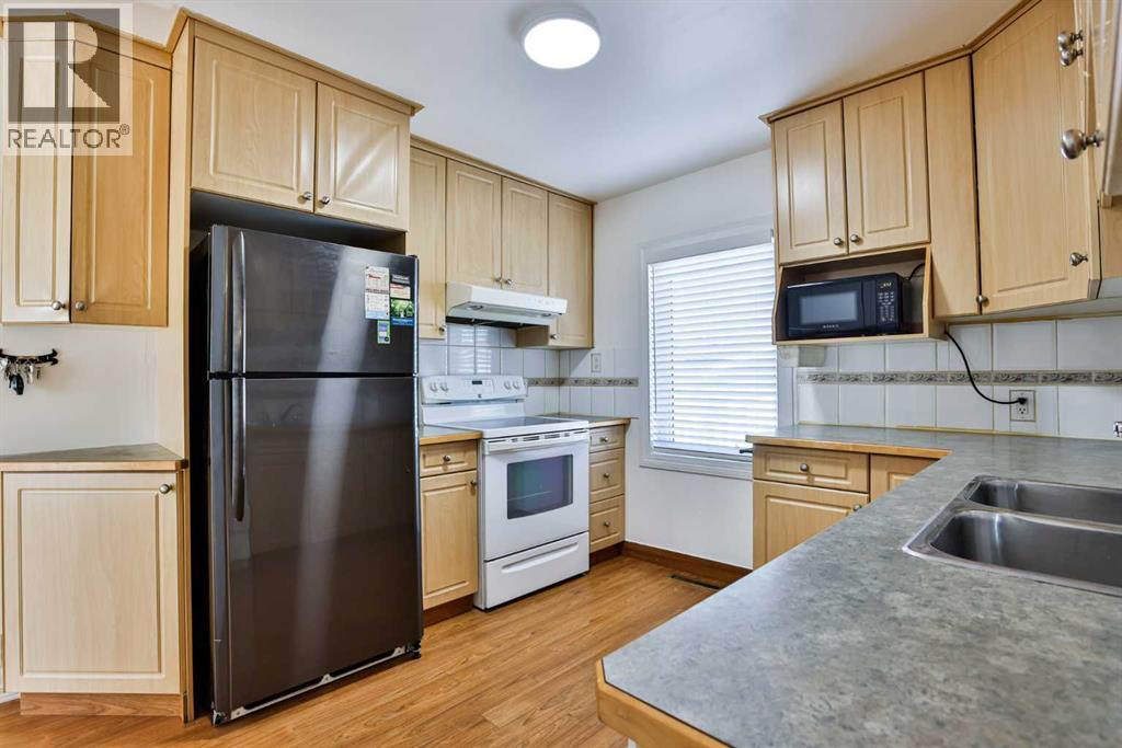 1210 19b Avenue, Coaldale, Alberta  T1M 1A5 - Photo 5 - A2304136