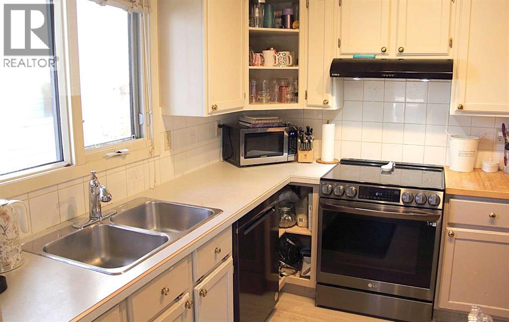 20 Bedwood Hill NE, Calgary, Alberta  T3K 1L9 - Photo 9 - A2284854