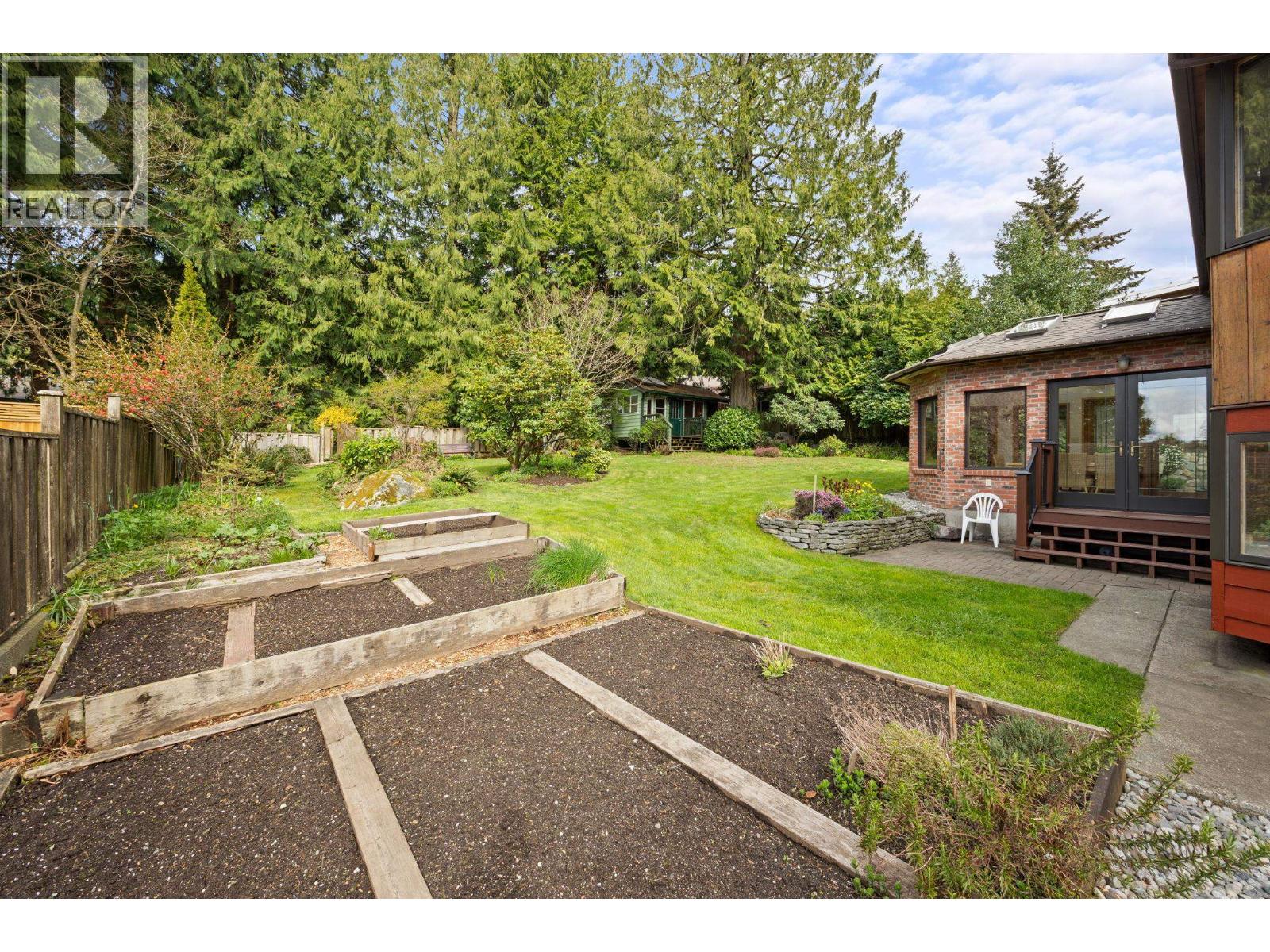 4589 Ramsay Road, North Vancouver, British Columbia  V7K 2N6 - Photo 7 - R3113695