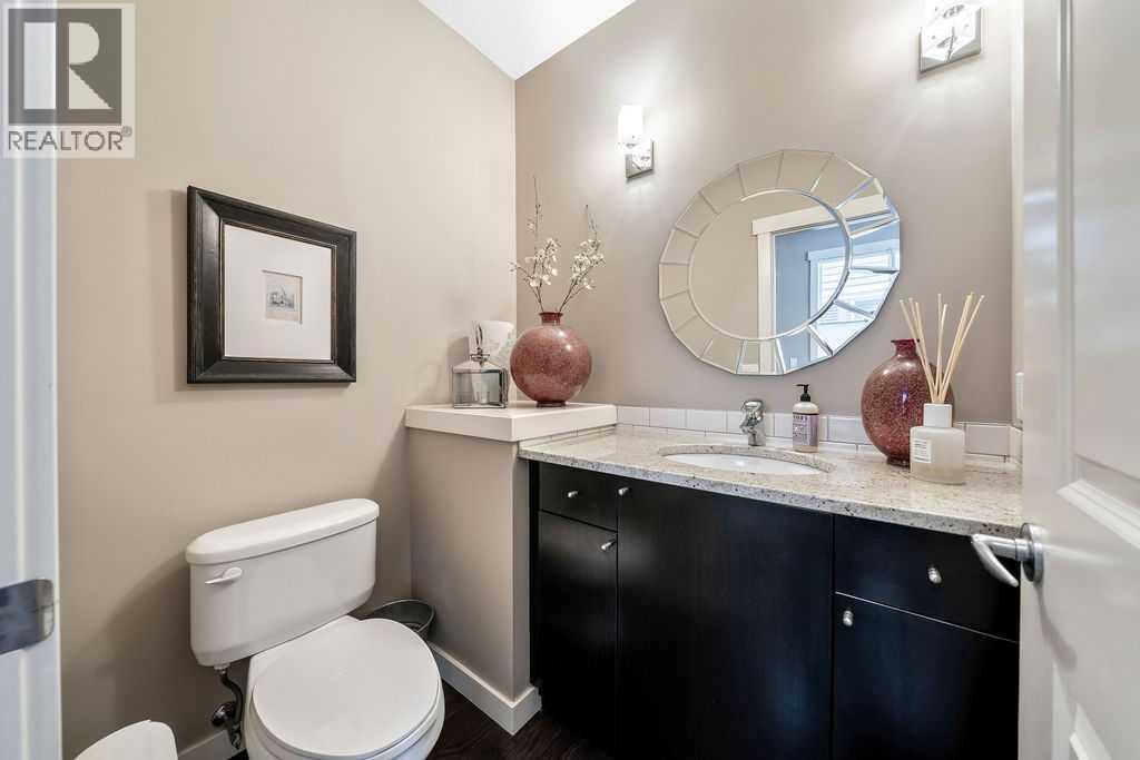 78 Ypres Green SW, Calgary, Alberta  T2T 6M1 - Photo 9 - A2288359