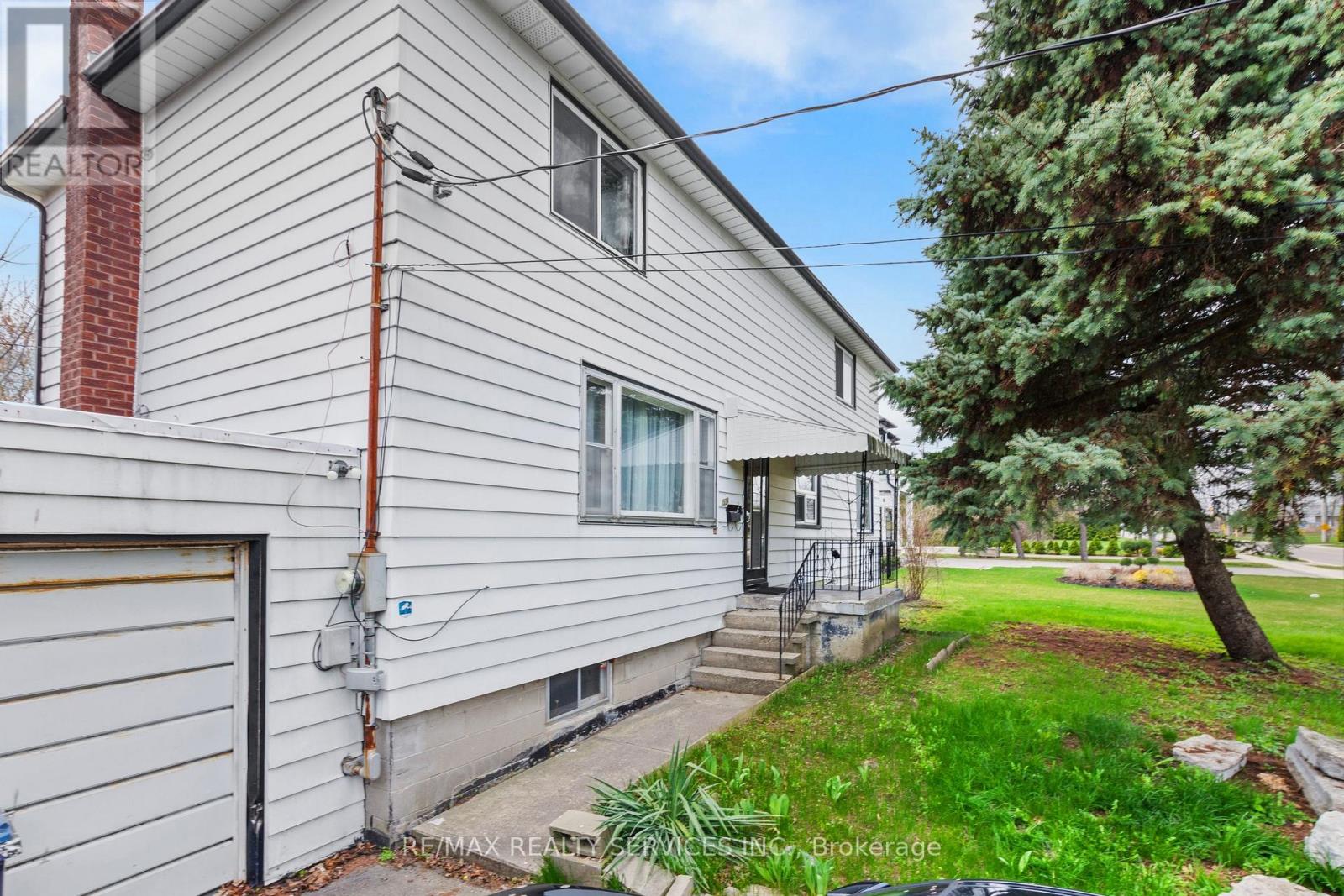 1524 Indian Grove, Mississauga, Ontario  L5H 2S6 - Photo 3 - W13017532