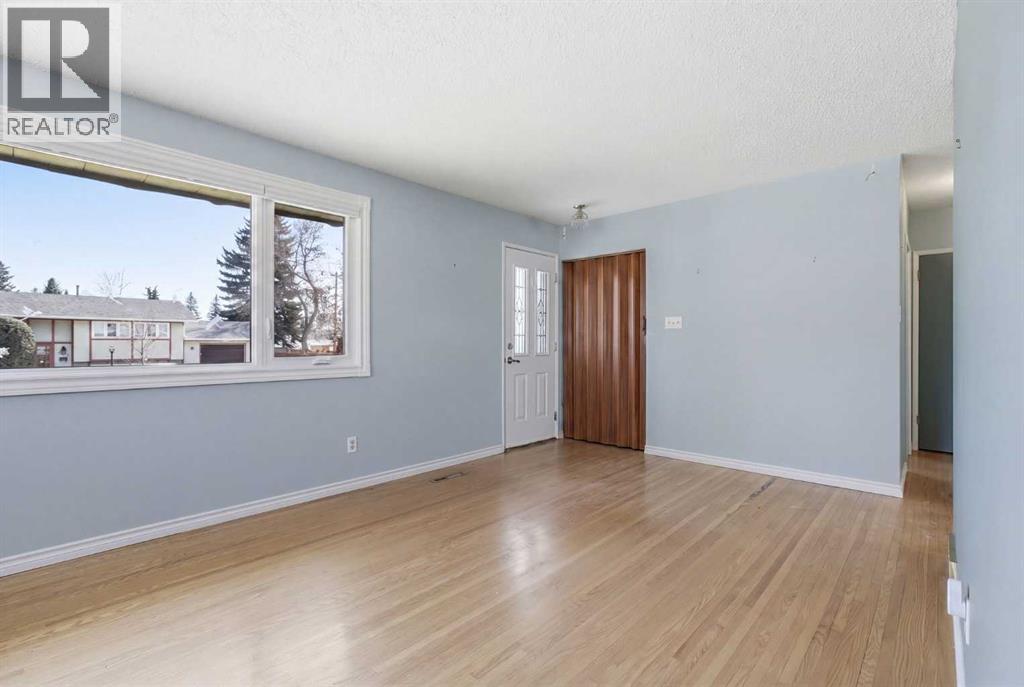 827 Forlee Drive Se, Calgary, Alberta  T2A 2E7 - Photo 9 - A2301126