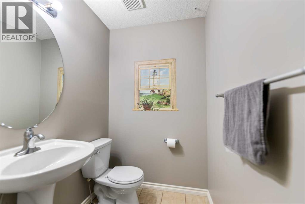 130 Invermere Drive, Chestermere, Alberta  T1X 1L1 - Photo 7 - A2303301