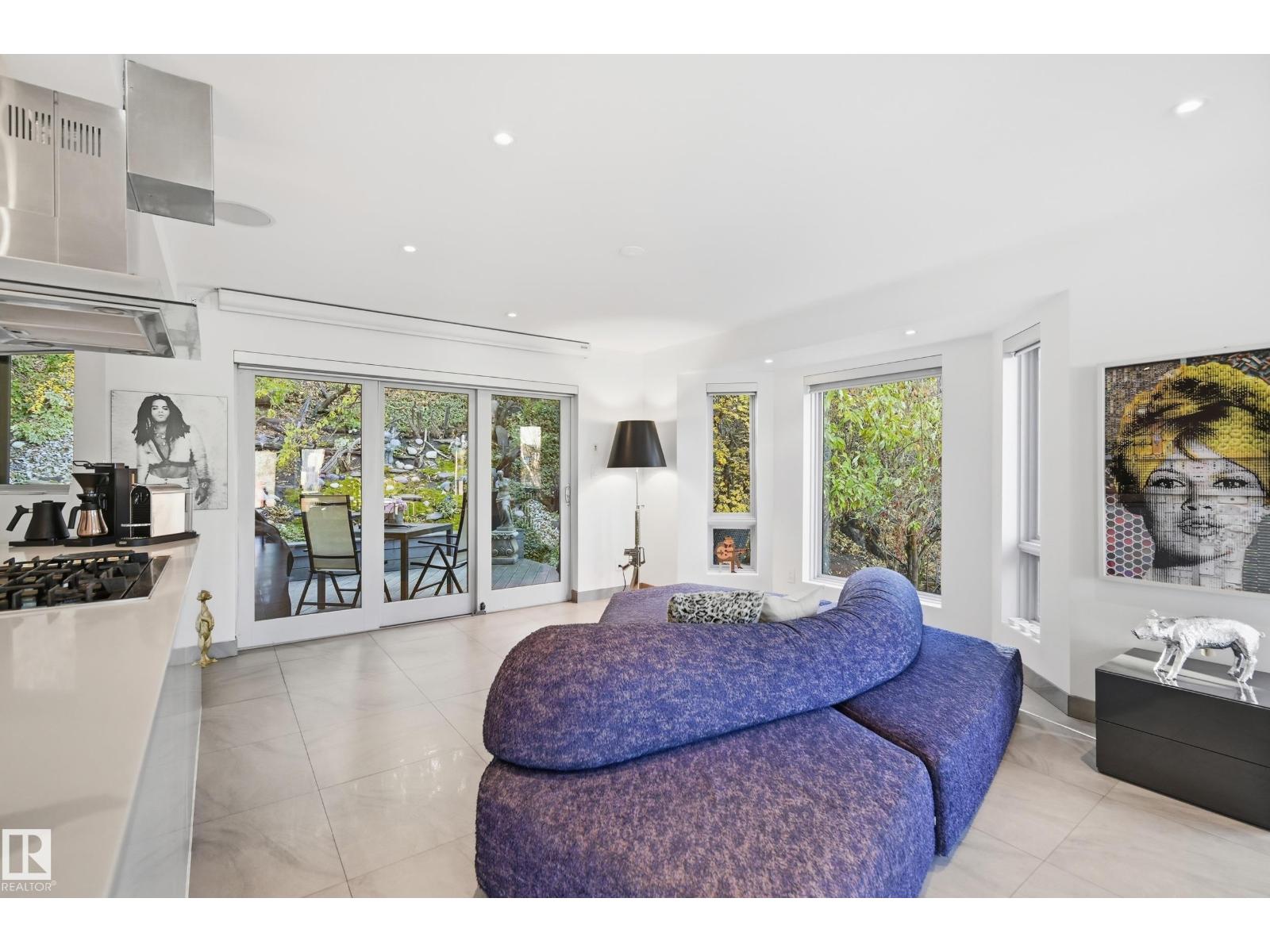 10065 90 Av Nw, Edmonton, Alberta  T6E 4X2 - Photo 11 - E4483561