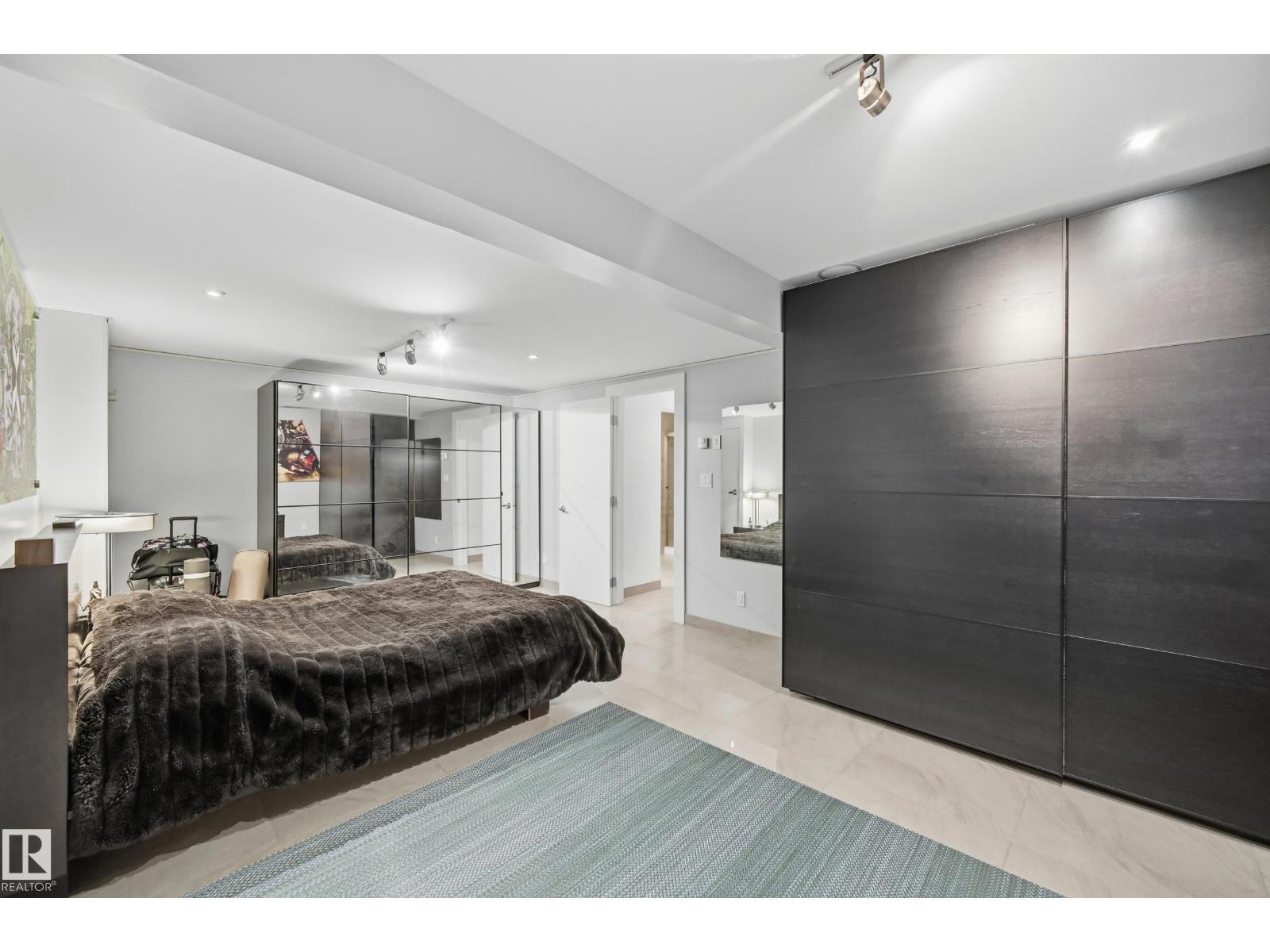 10065 90 Av Nw, Edmonton, Alberta  T6E 4X2 - Photo 44 - E4483561