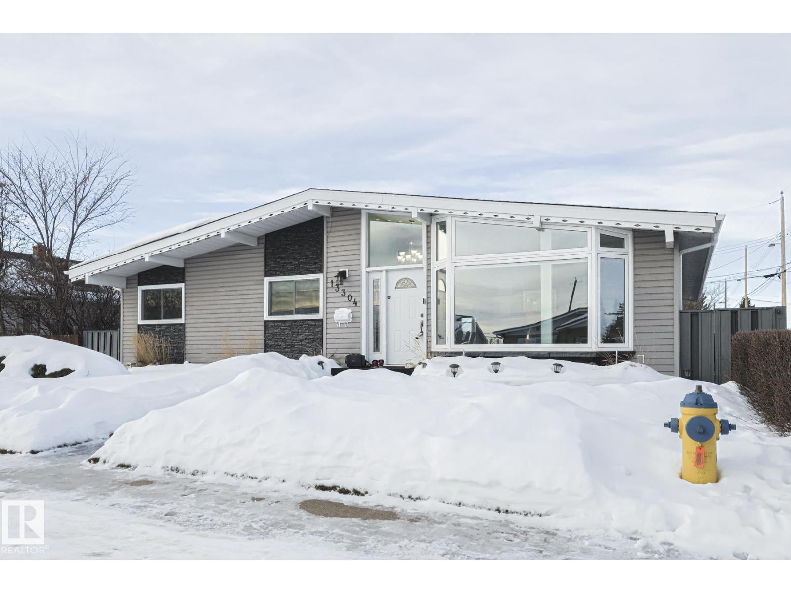 13304 70 St Nw, Edmonton, Alberta  T5C 0K3 - Photo 2 - E4483563