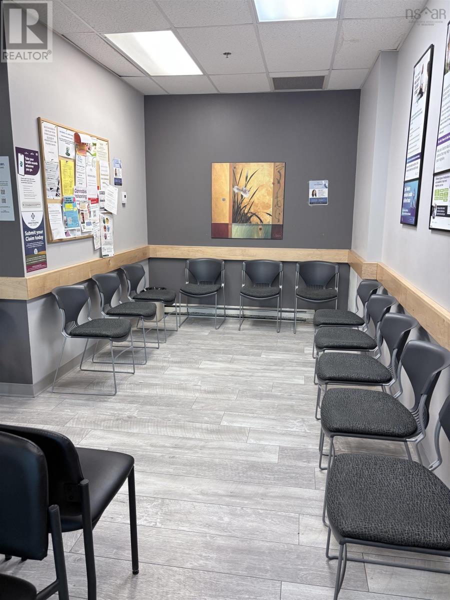 102 5991 Spring Garden Road, Halifax, Nova Scotia  B3H 1Y6 - Photo 3 - 202608275