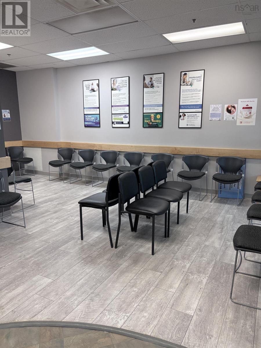 102 5991 Spring Garden Road, Halifax, Nova Scotia  B3H 1Y6 - Photo 2 - 202608275