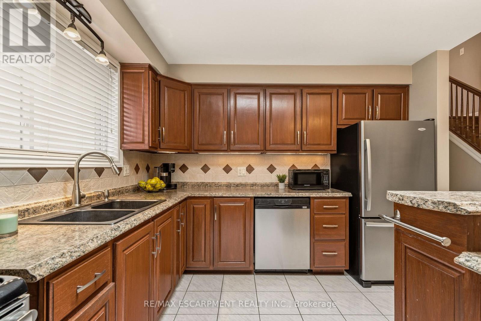 263 Guildwood Drive, Hamilton, Ontario  L9C 6W7 - Photo 15 - X13032158