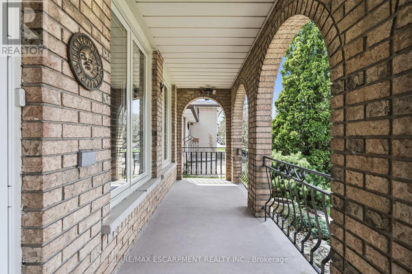 263 Guildwood Drive, Hamilton, Ontario  L9C 6W7 - Photo 3 - X13032158