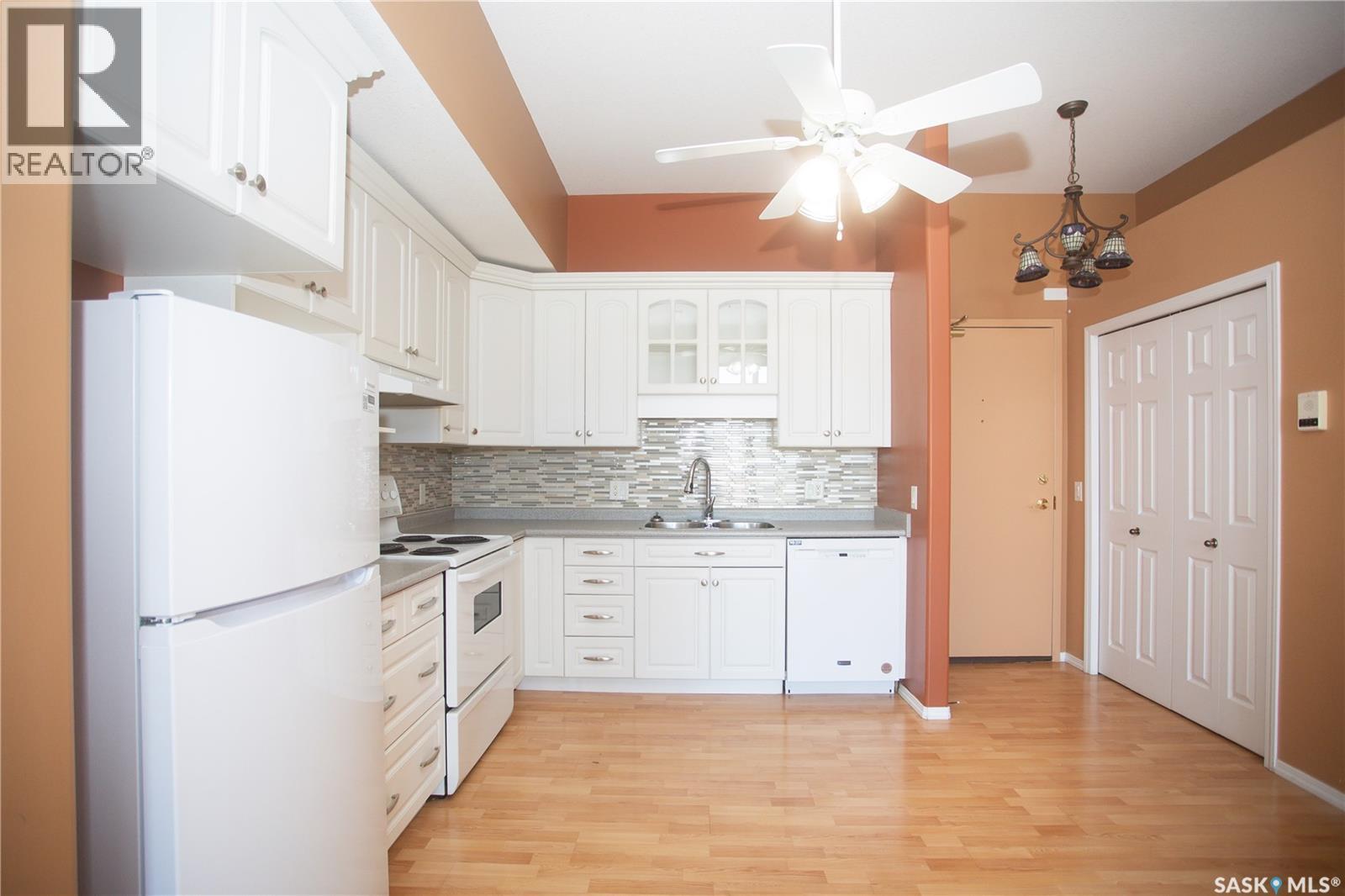 411 215 Lowe Road, Saskatoon, Saskatchewan  S7S 1N1 - Photo 3 - SK033608