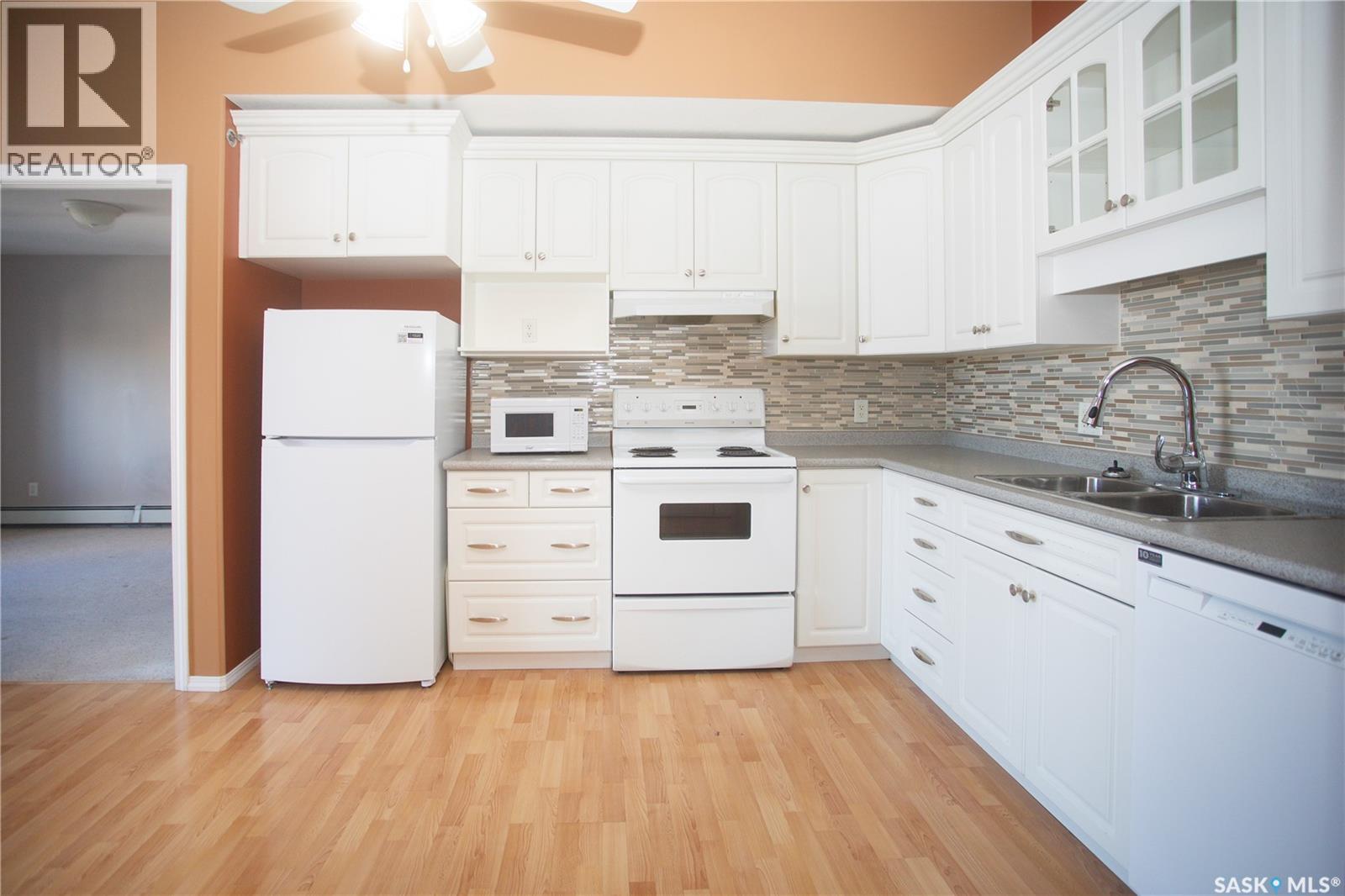 411 215 Lowe Road, Saskatoon, Saskatchewan  S7S 1N1 - Photo 5 - SK033608