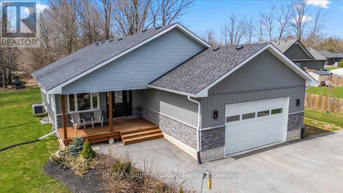 135 Confederation Drive, Chatsworth, Ontario  N0H 1R0 - Photo 1 - X12755256